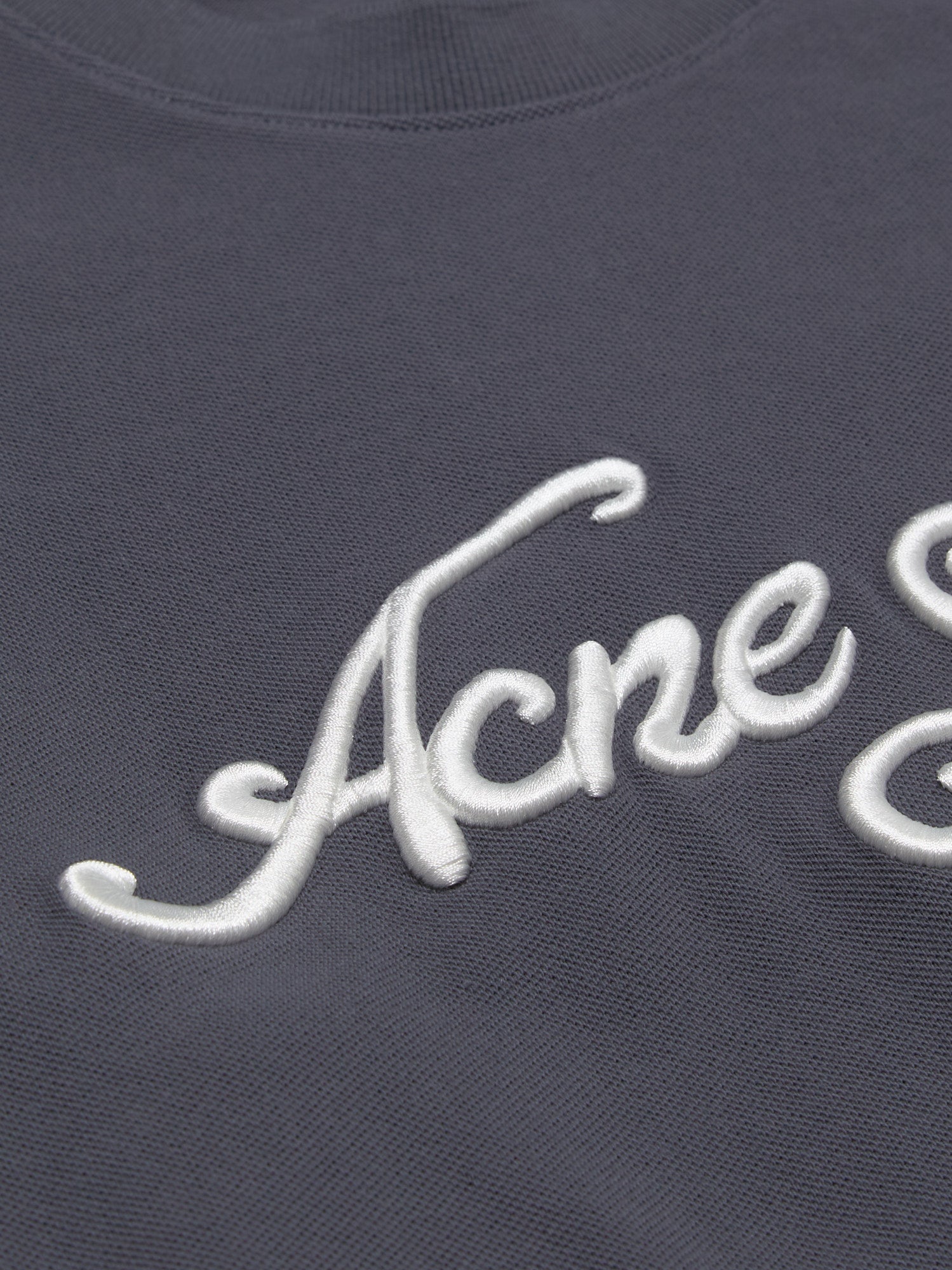 Long Sleeve T-Shirt in Faded Grey
