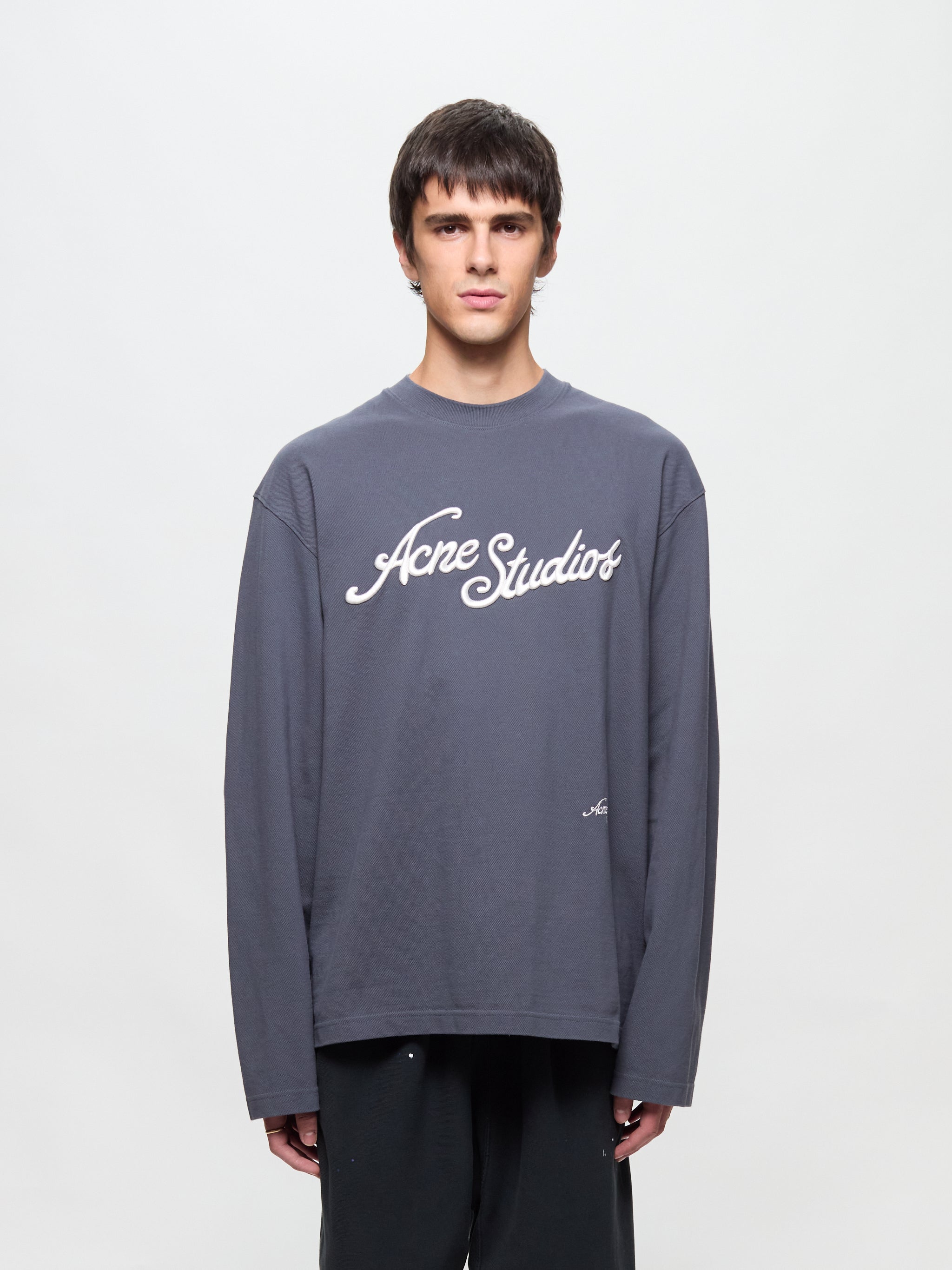 Long Sleeve T-Shirt in Faded Grey