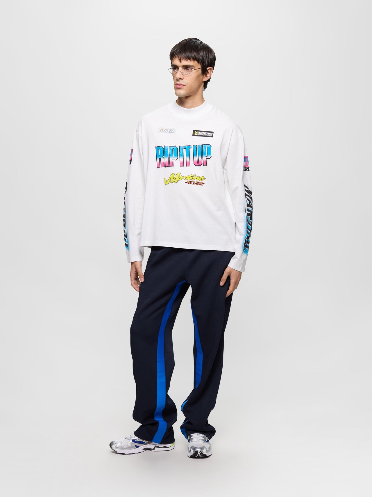 Wave Rider 10 Sneaker in White & Silver