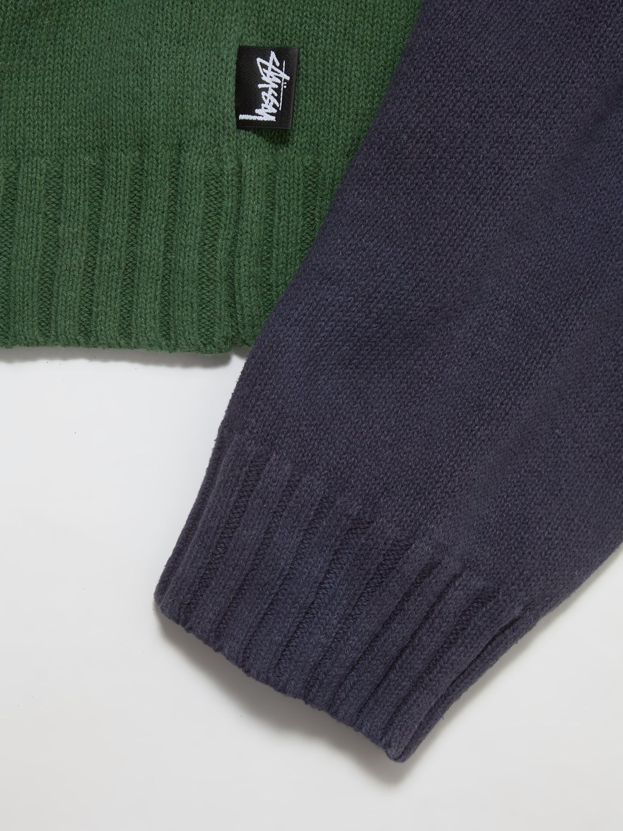 Colorblocked Raglan Crew Sweatshirt in Green