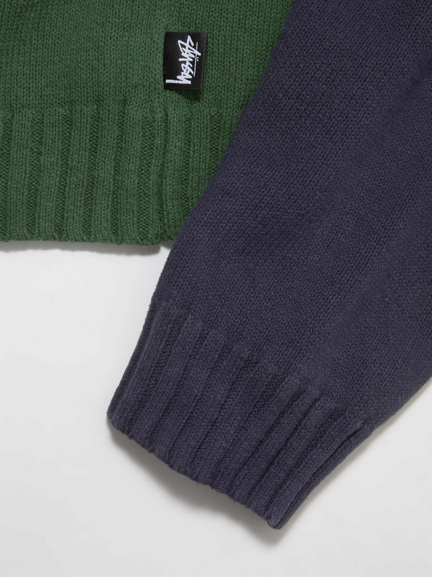 Colorblocked Raglan Crew Sweatshirt in Green