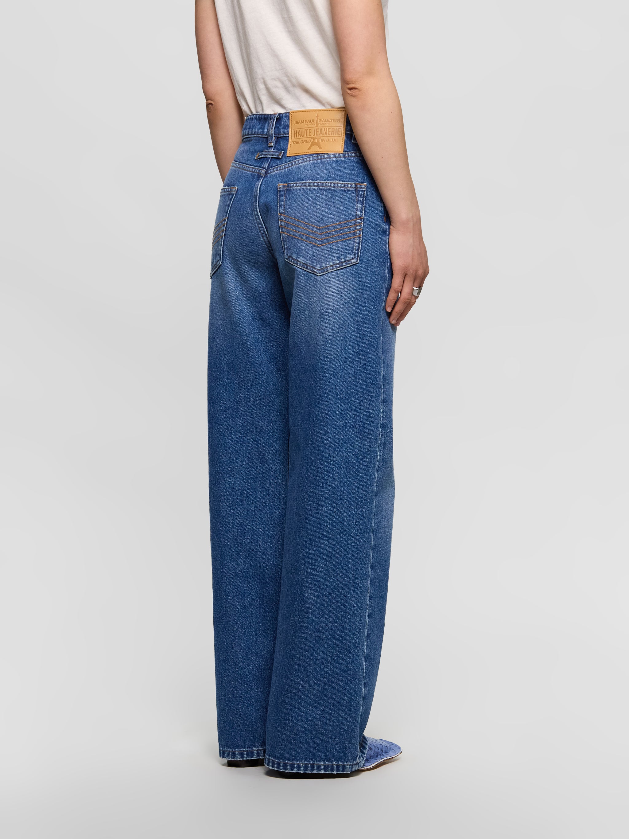 Buttoned Denim Jeans in Vintage Blue