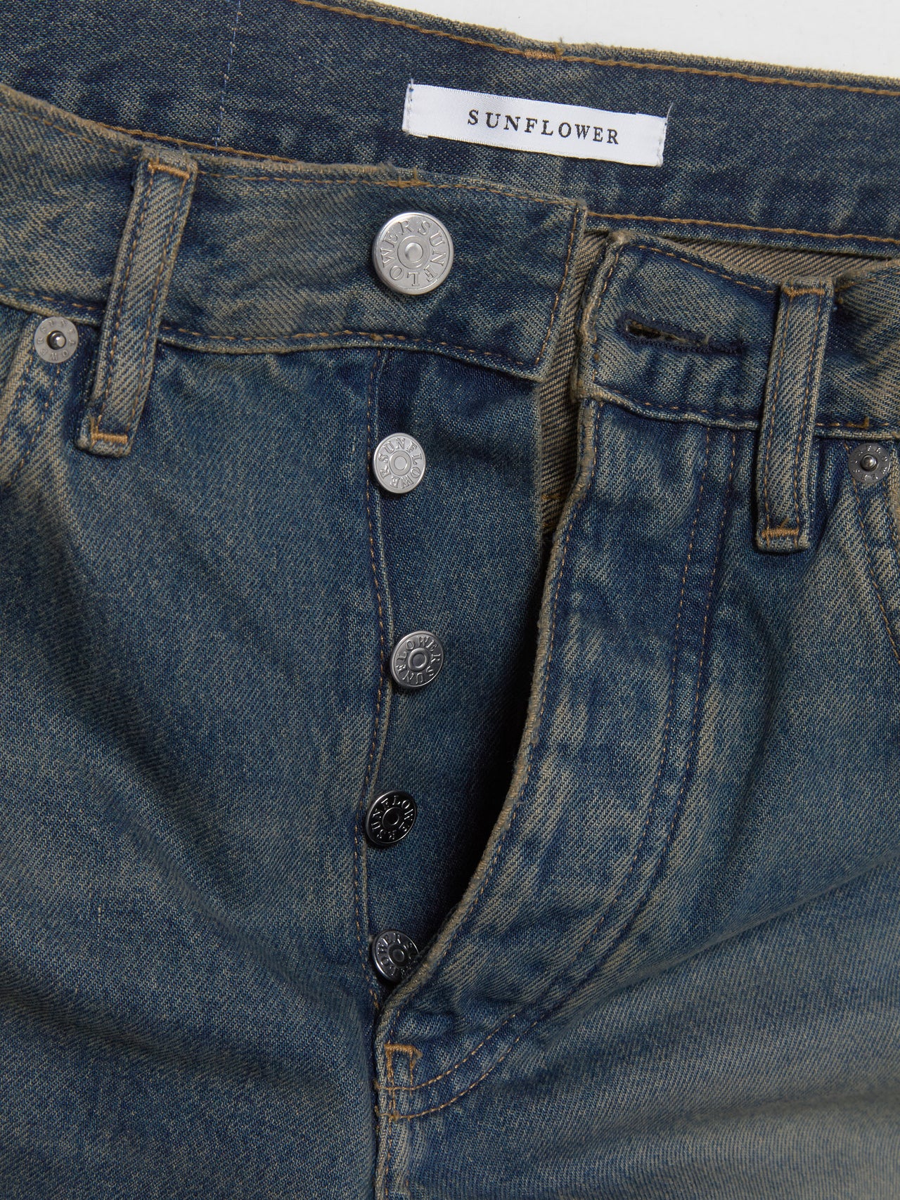 Wide Twist Jeans in Dirty Blue