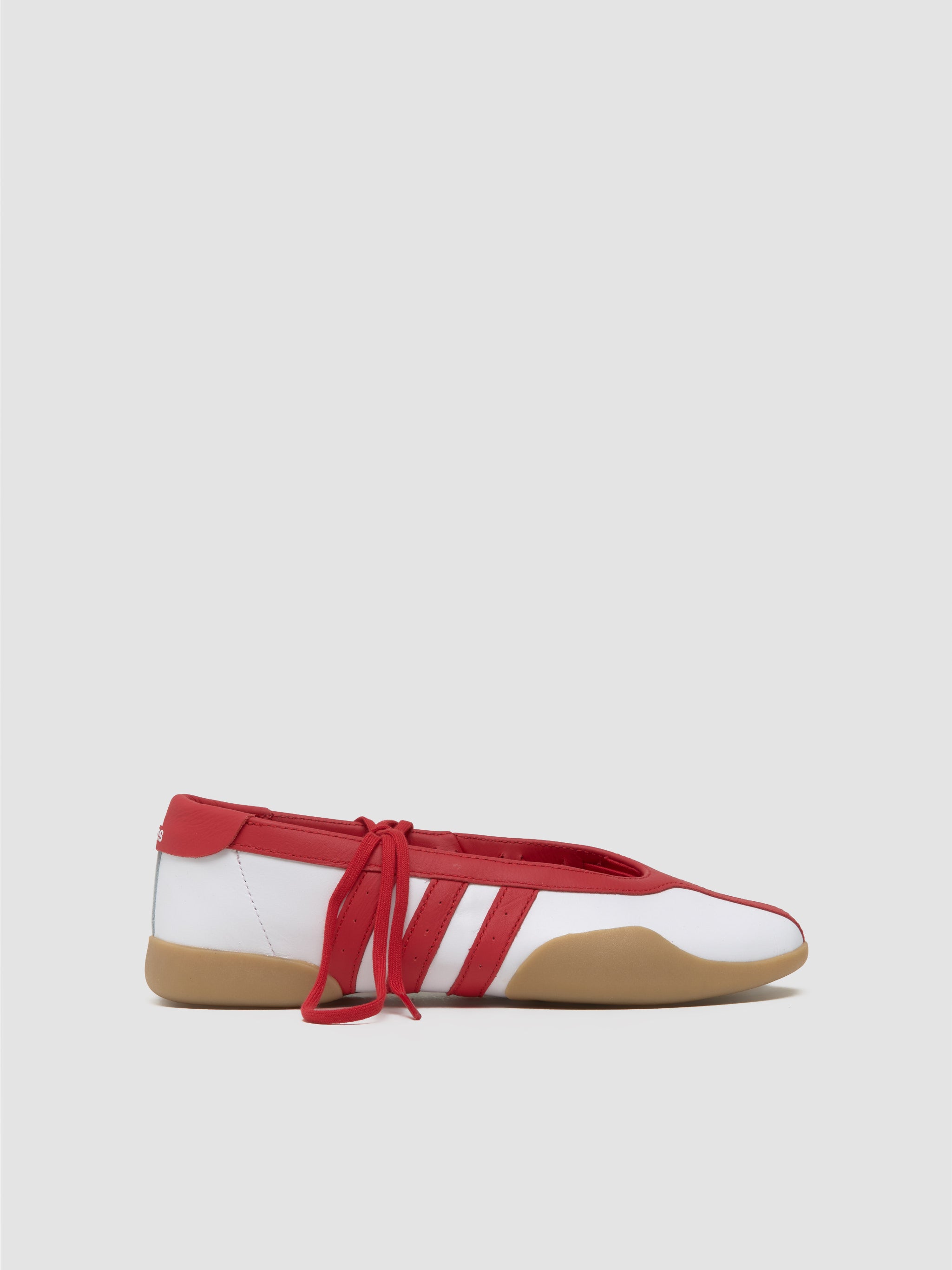 WMNS Taekwondo Mei Ballet Sneaker in White & Better Scarlet