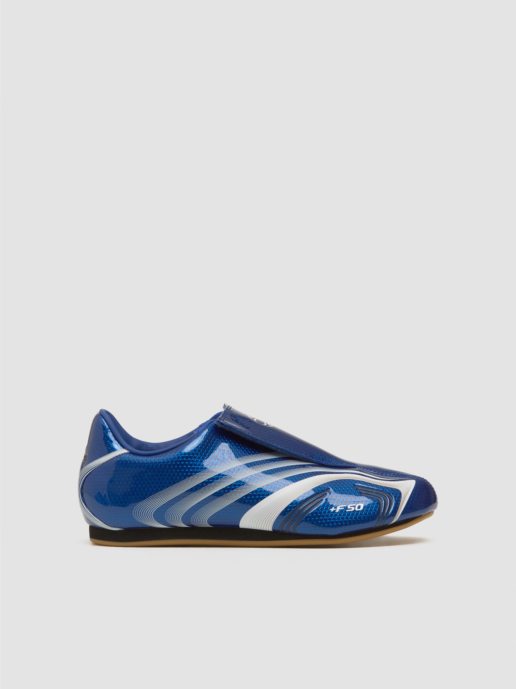 WMNS Taekwondo F50 Sneaker in Royal Blue & White