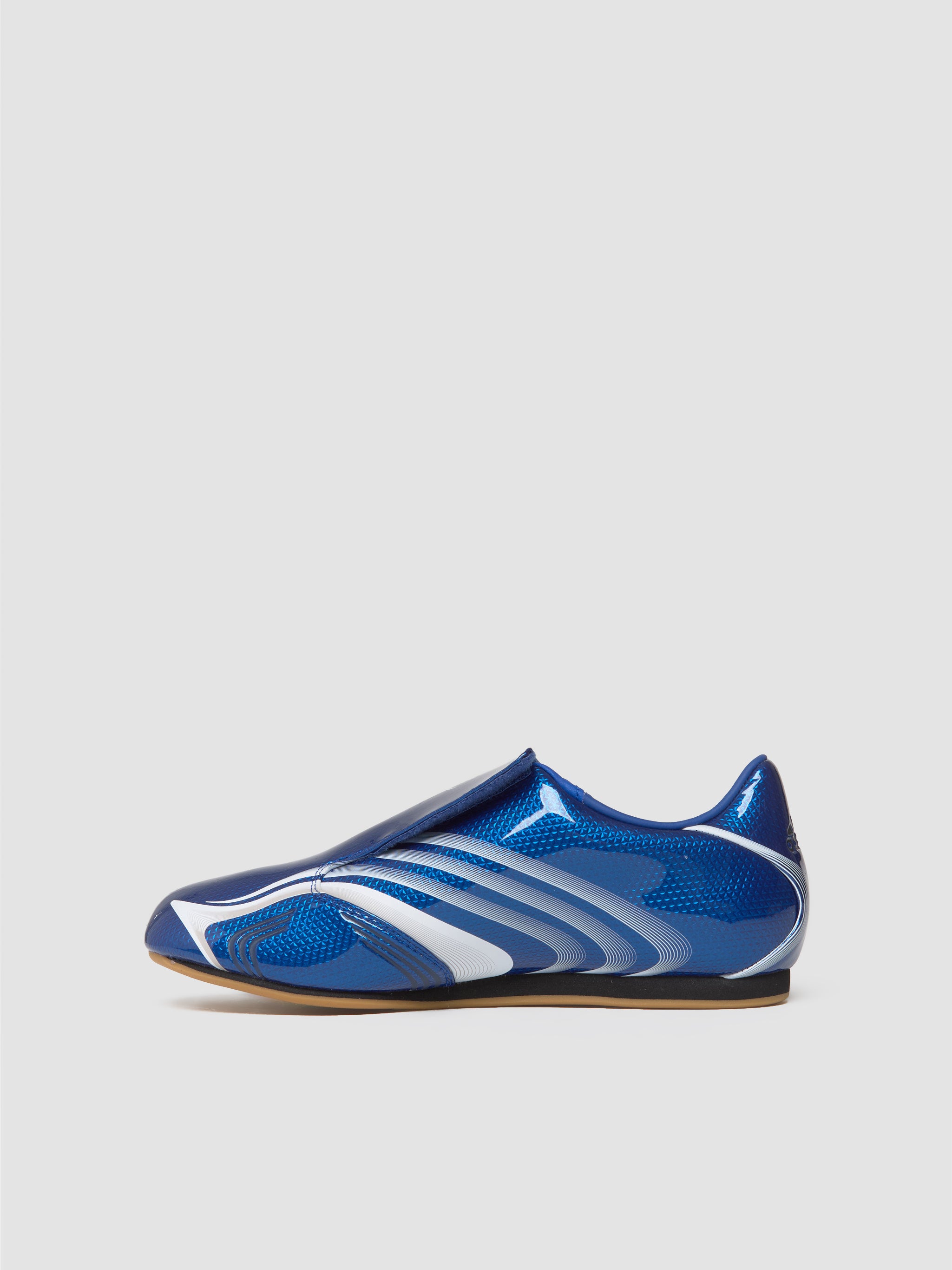WMNS Taekwondo F50 Sneaker in Royal Blue & White