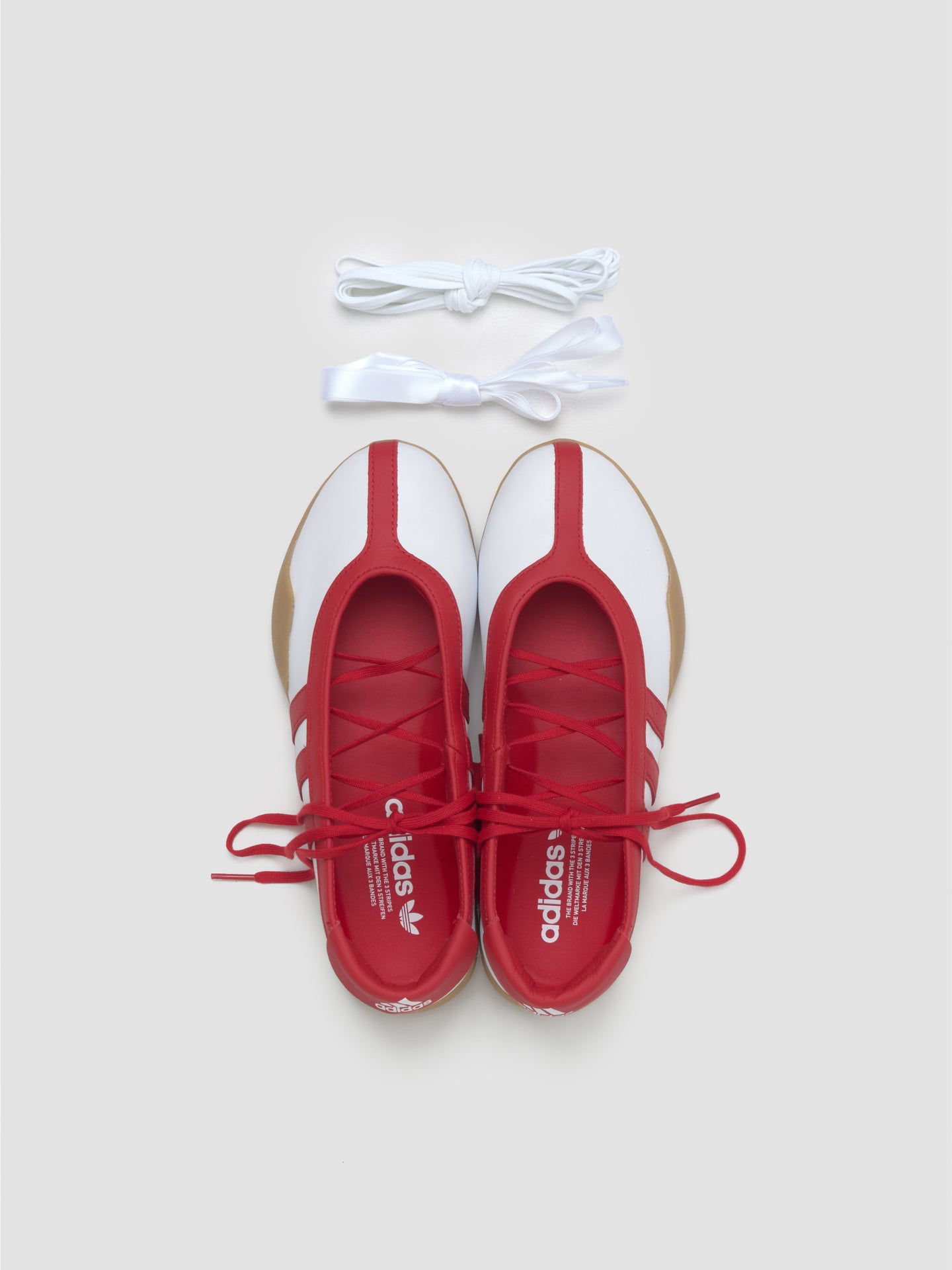 WMNS Taekwondo Mei Ballet Sneaker in White & Better Scarlet