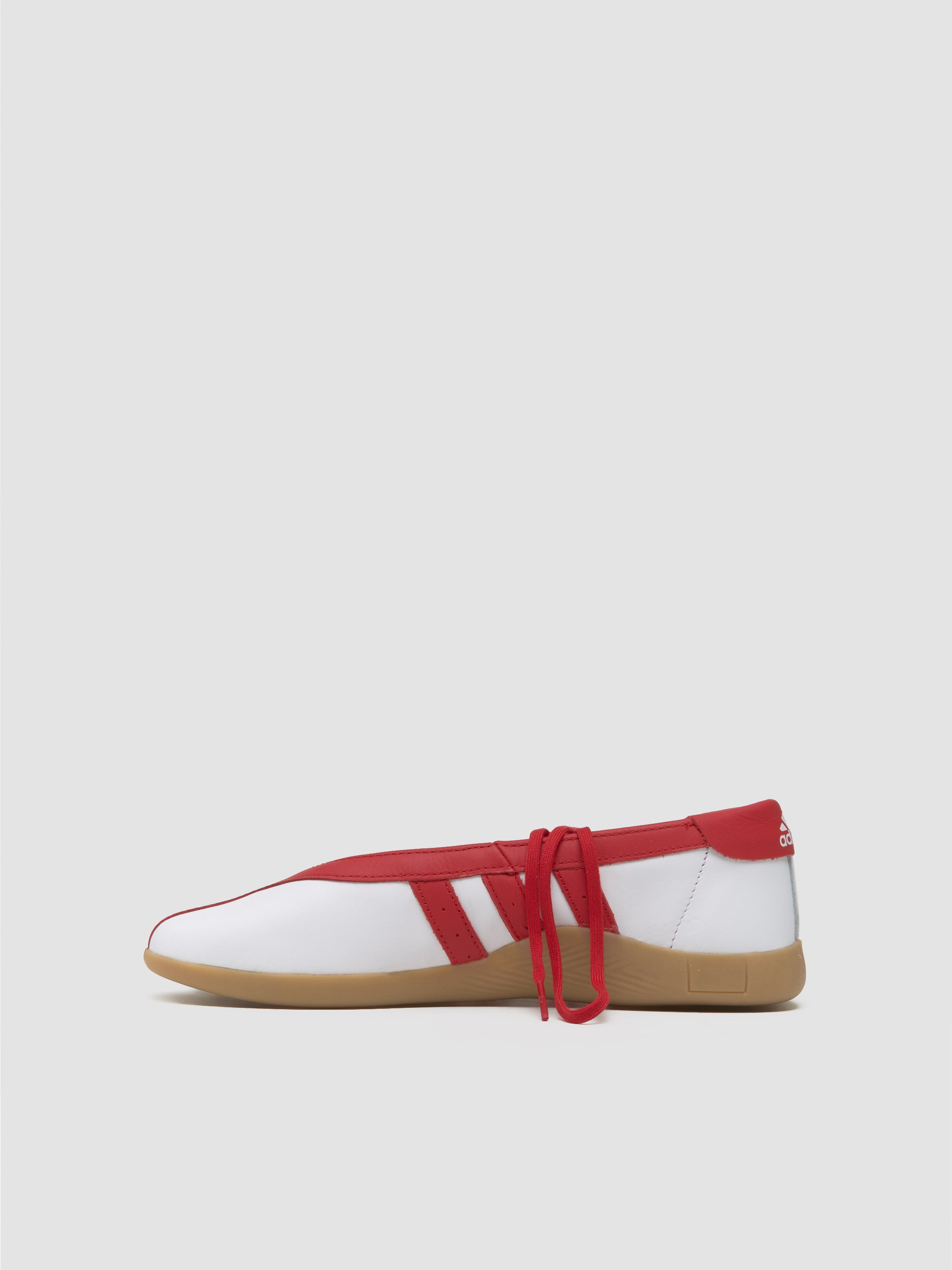 WMNS Taekwondo Mei Ballet Sneaker in White & Better Scarlet