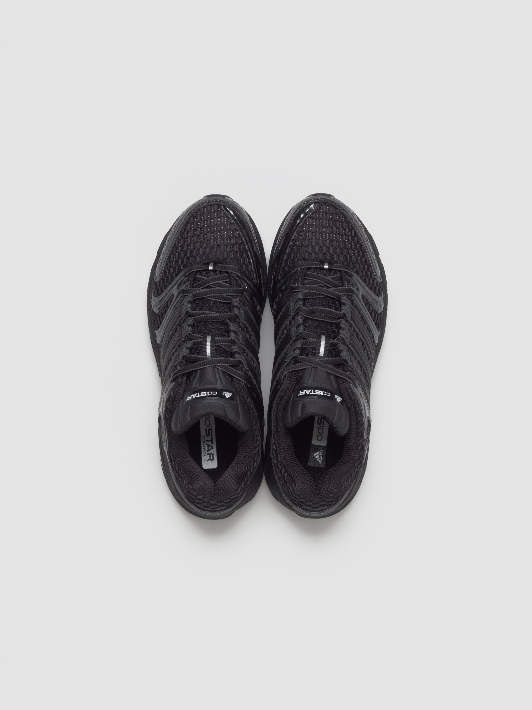 Adistar Control 5 Sneaker in Black & Carbon