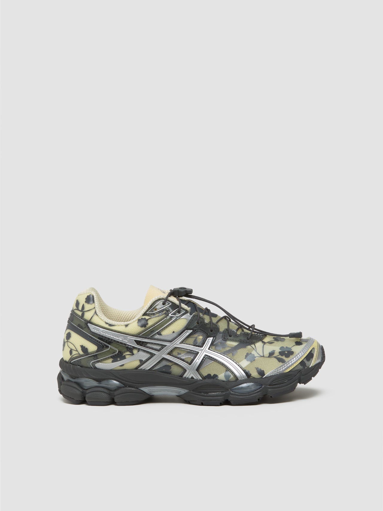 GEL-CUMULUS 16 SSCB Sneaker in Ivory & Black