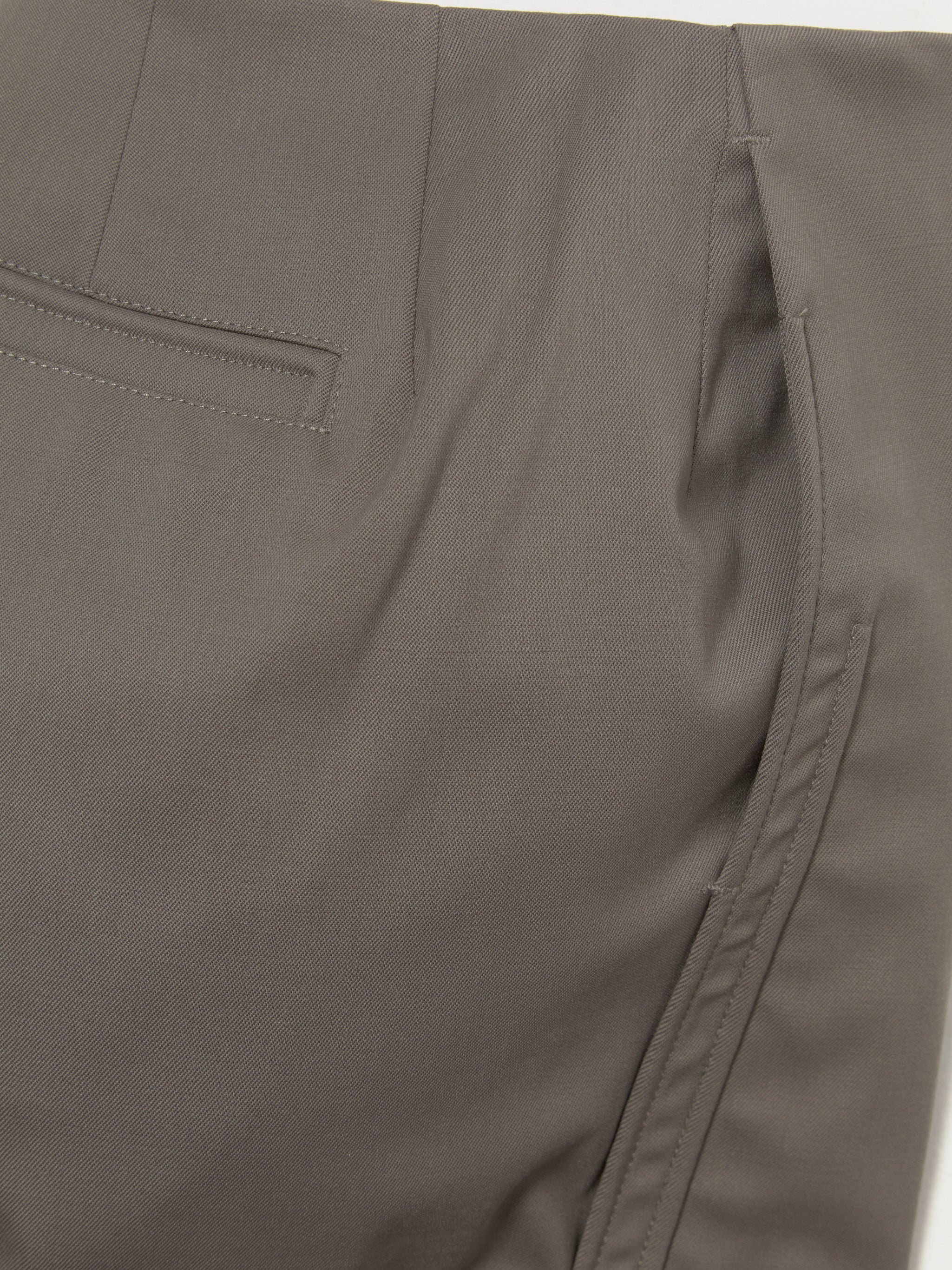 Seneca Tailored Trouser in Ash Brown