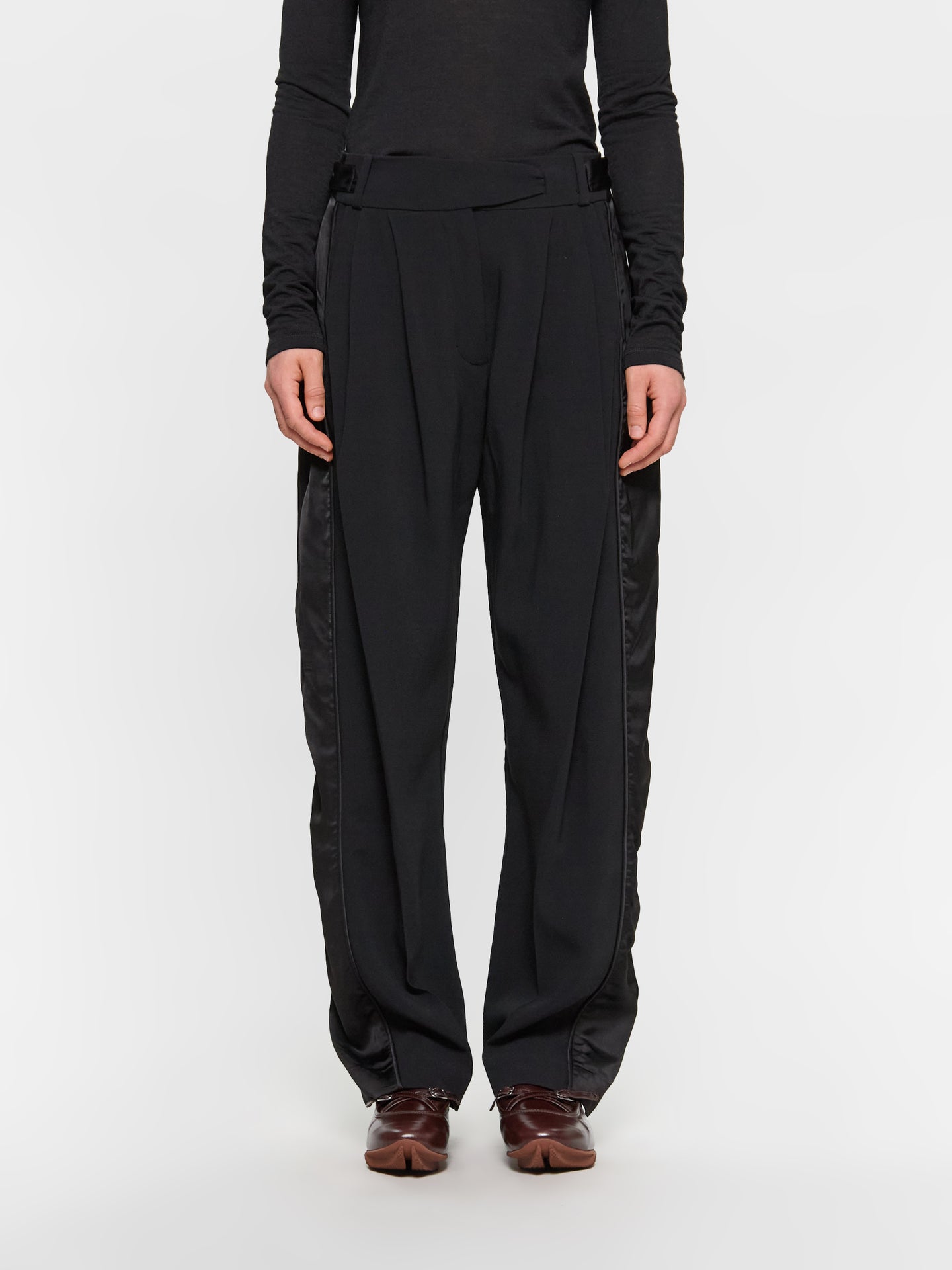 Cauda Pleated Trouser in Space Black