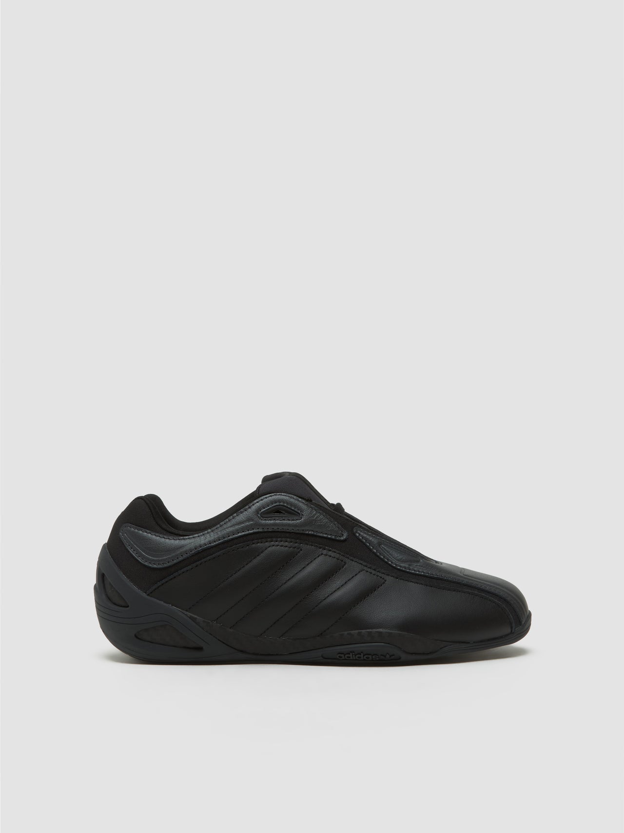 Adiracer GT Sneaker in Core Black & Carbon