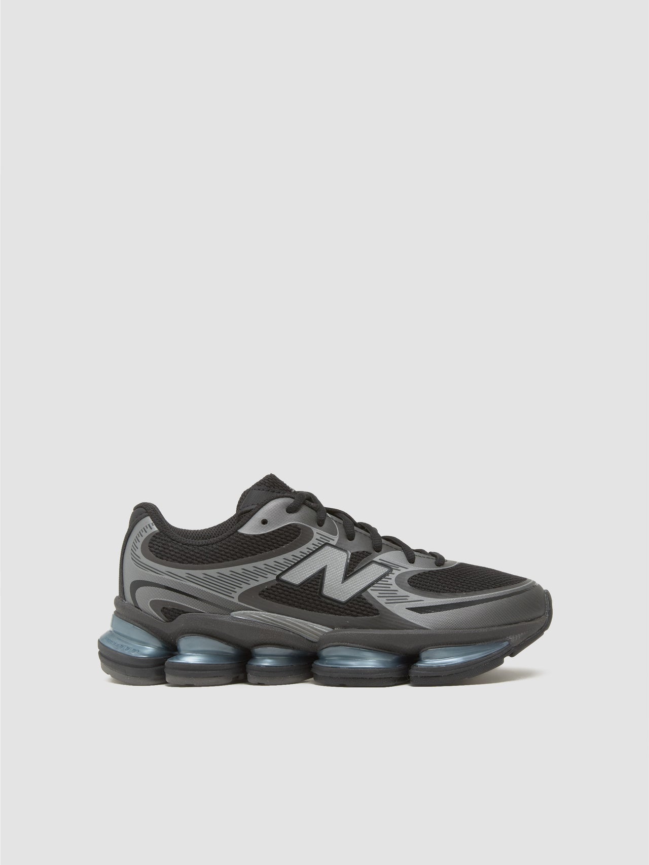 Abzorb 2000 Sneaker in Black & Dark Silver Metallic