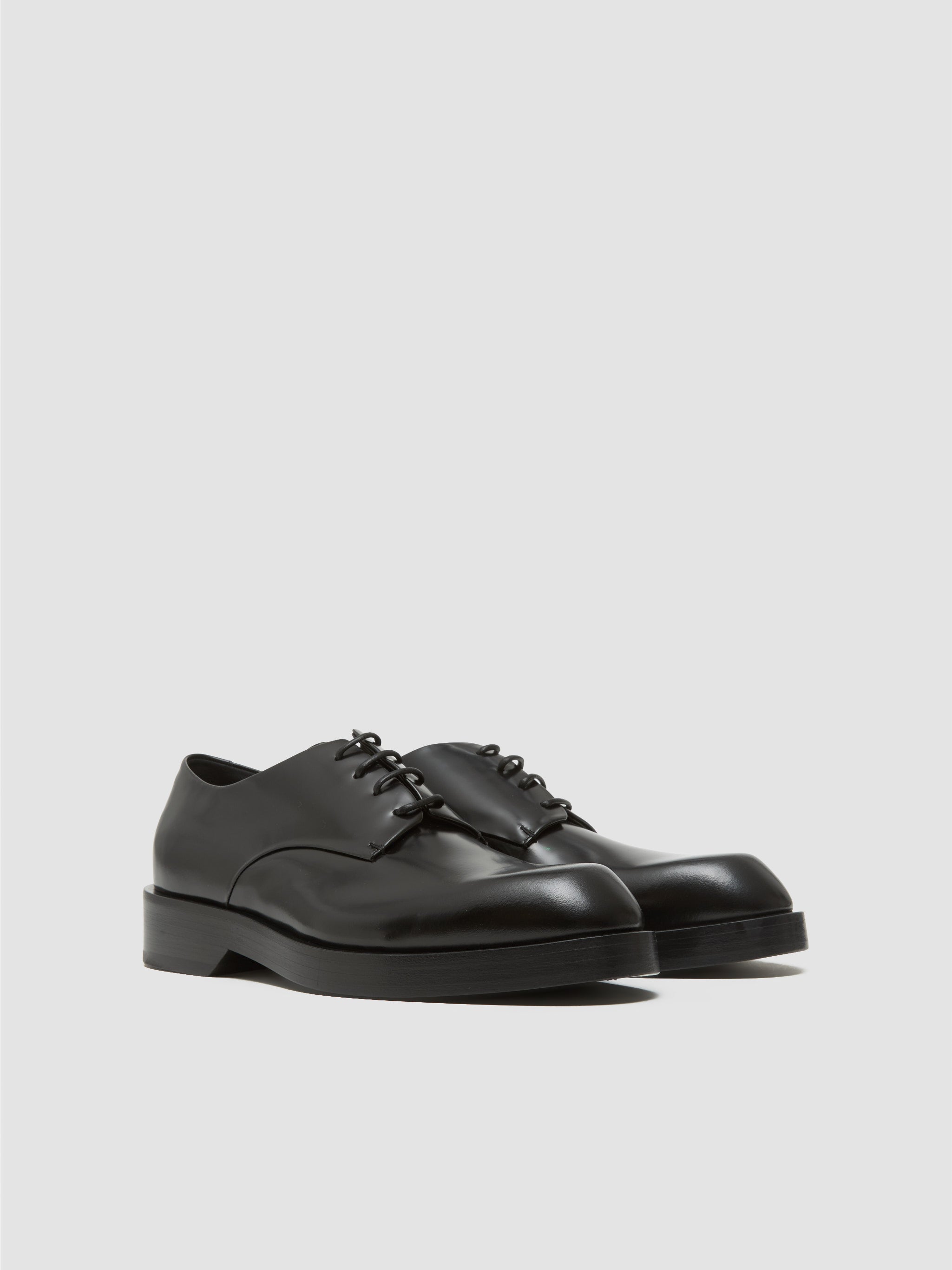 Lace Up Shoes in Black