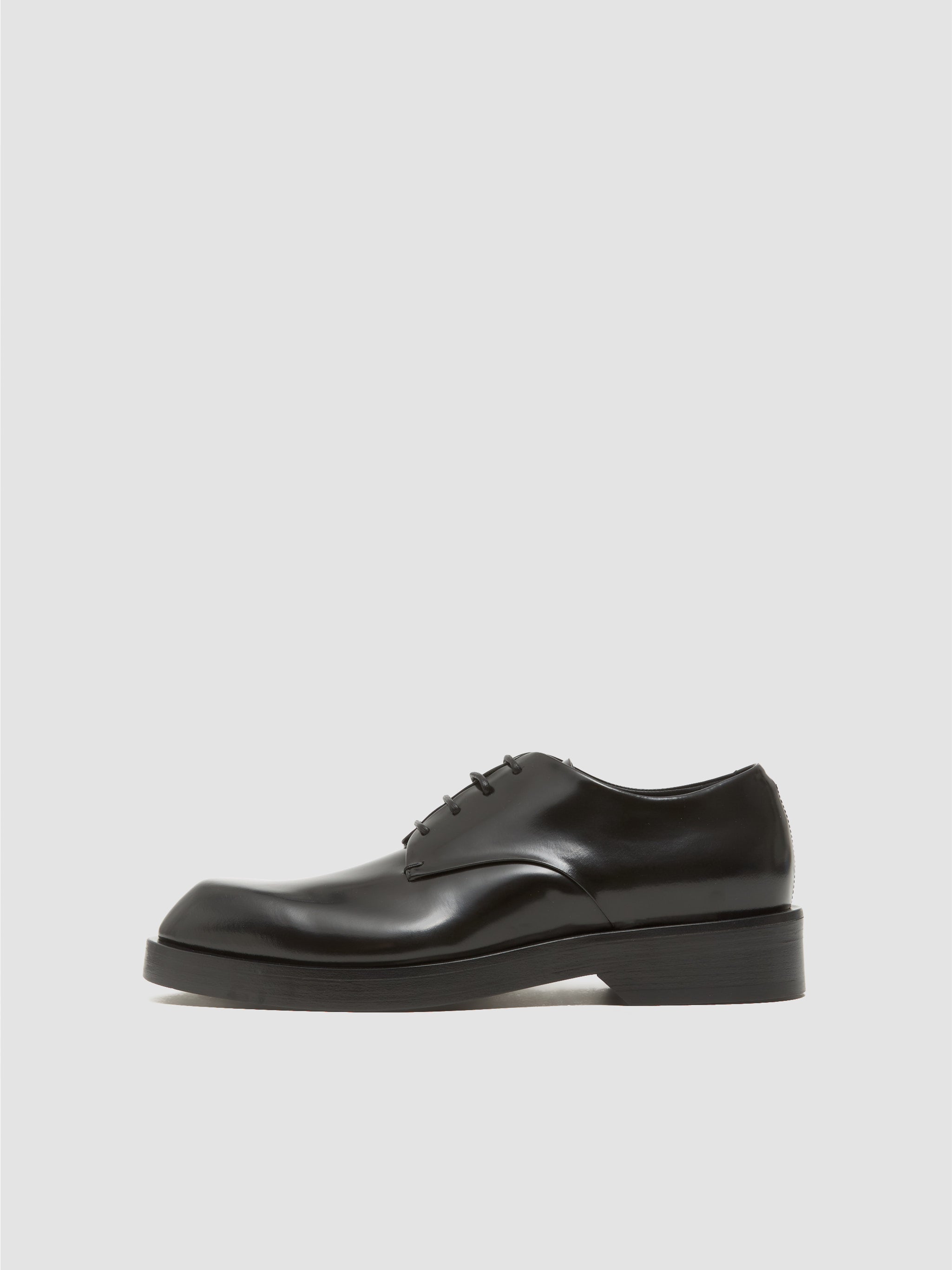 Lace Up Shoes in Black