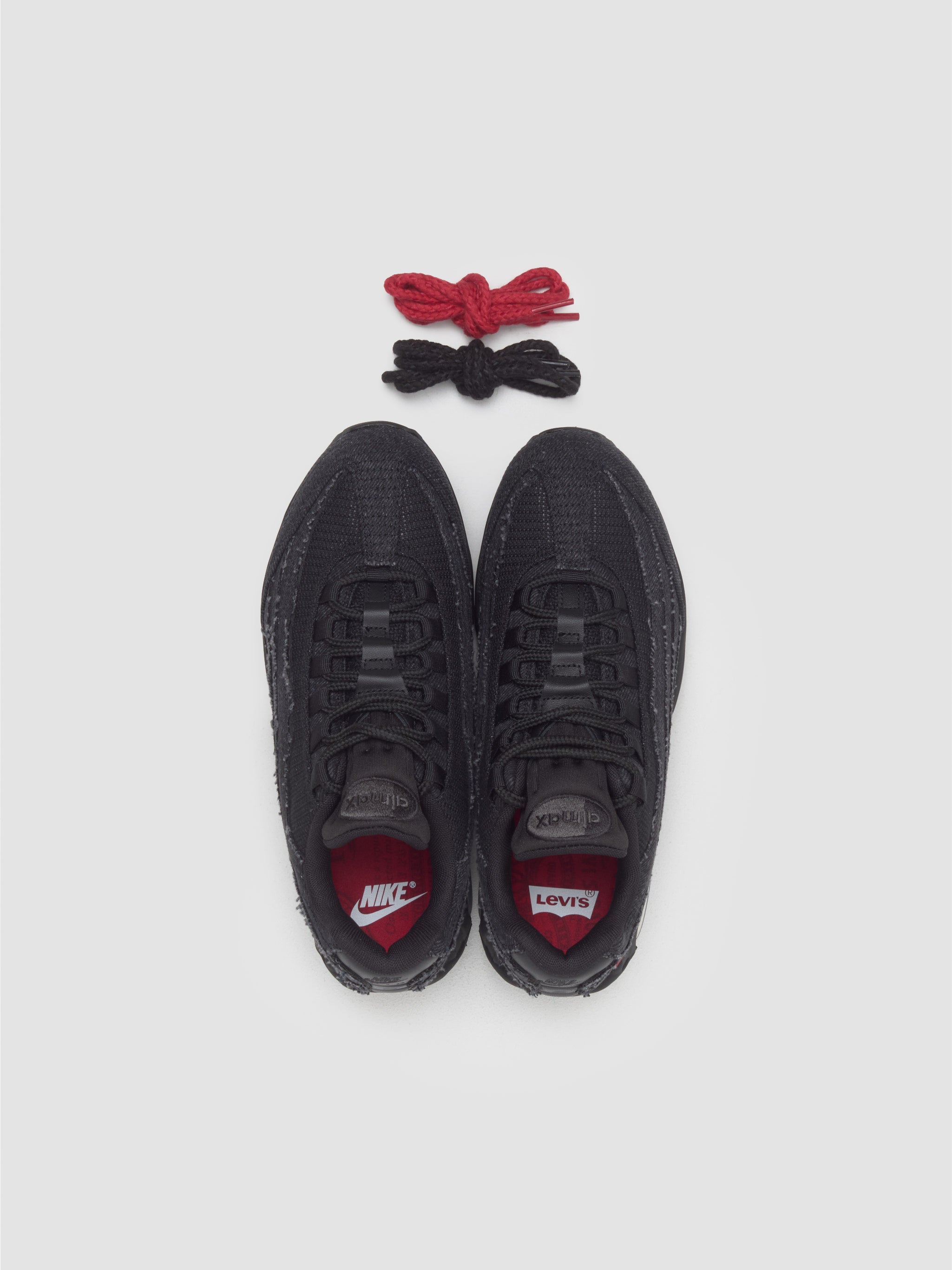 x Levi's Air Max 95 OG Sneaker in Black & Anthracite