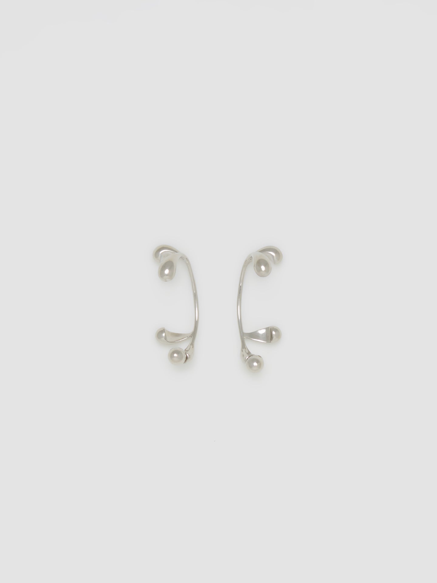 Serti Earrings in Silver