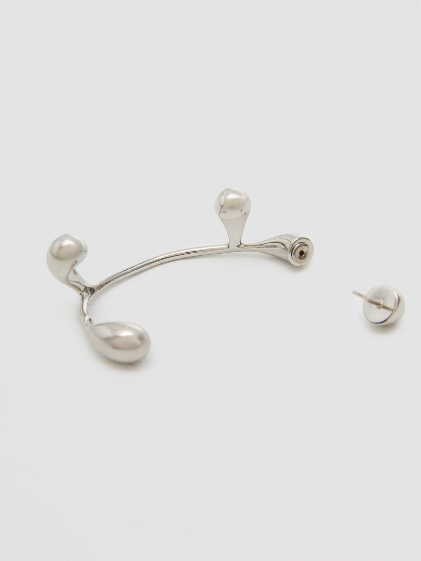 Serti Earrings in Silver