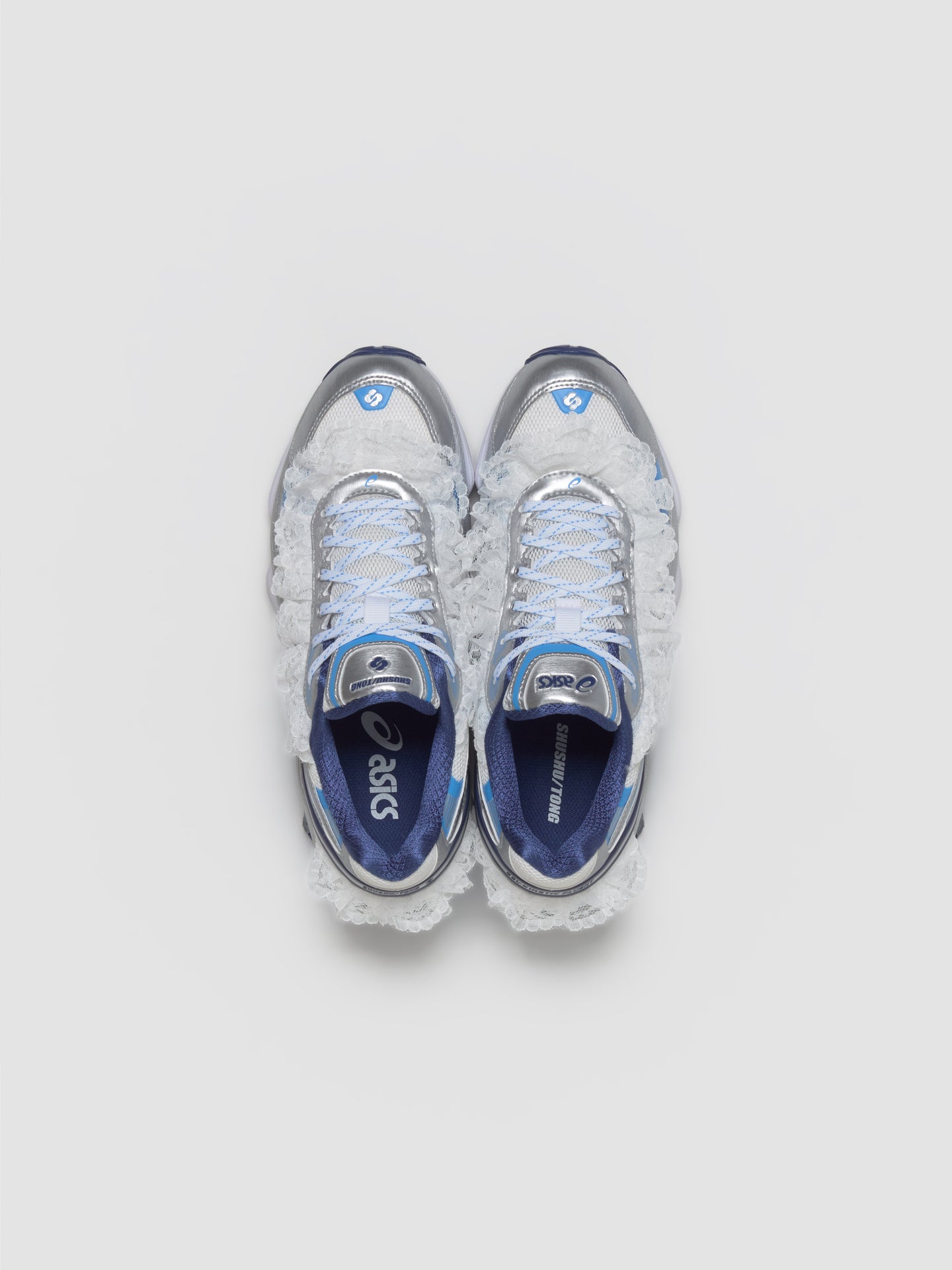 x SHUSHU/TONG GEL-KINETIC FLUENT Sneaker in White & Dive Blue