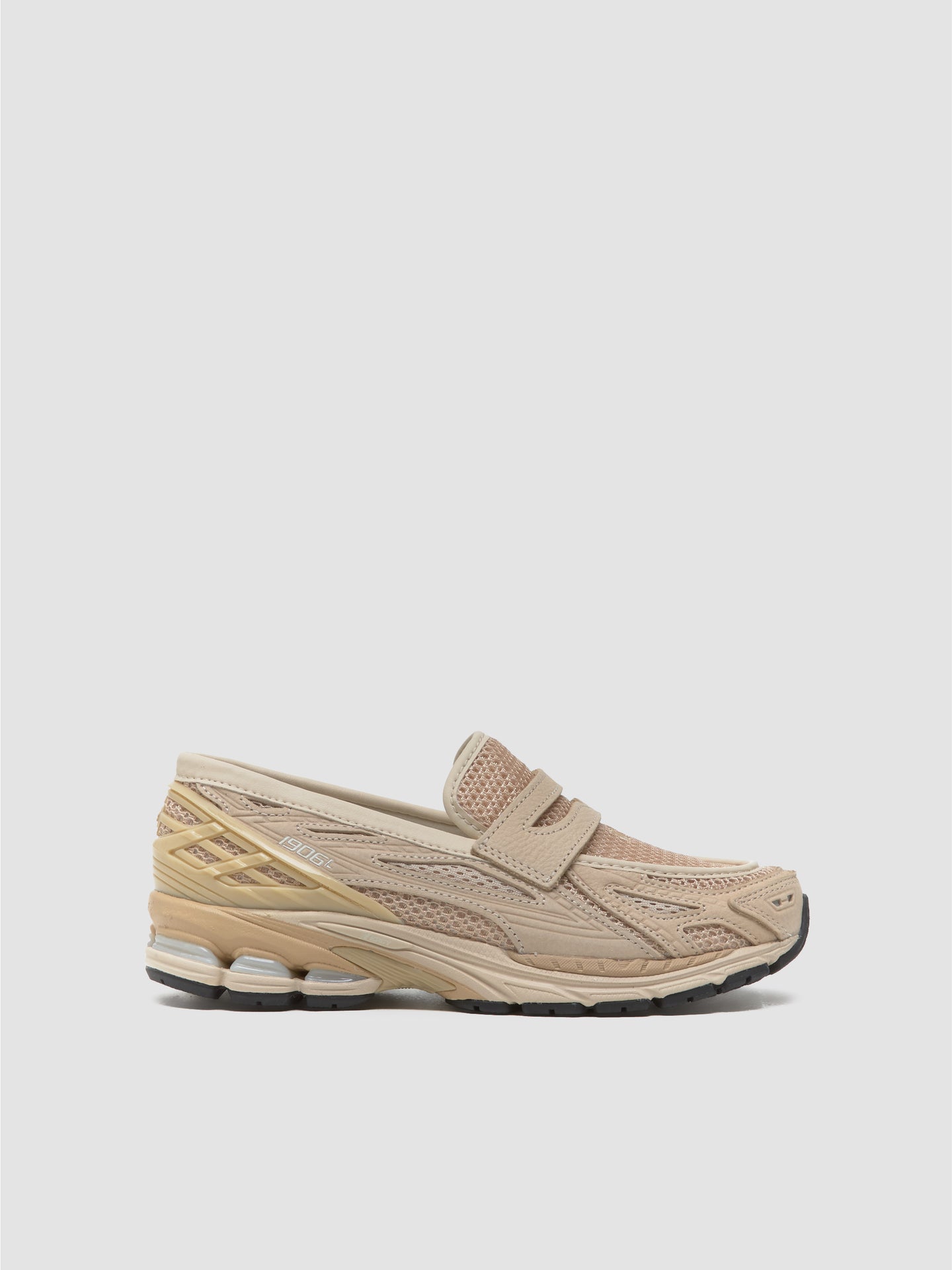 U1906 Loafers in Bisque