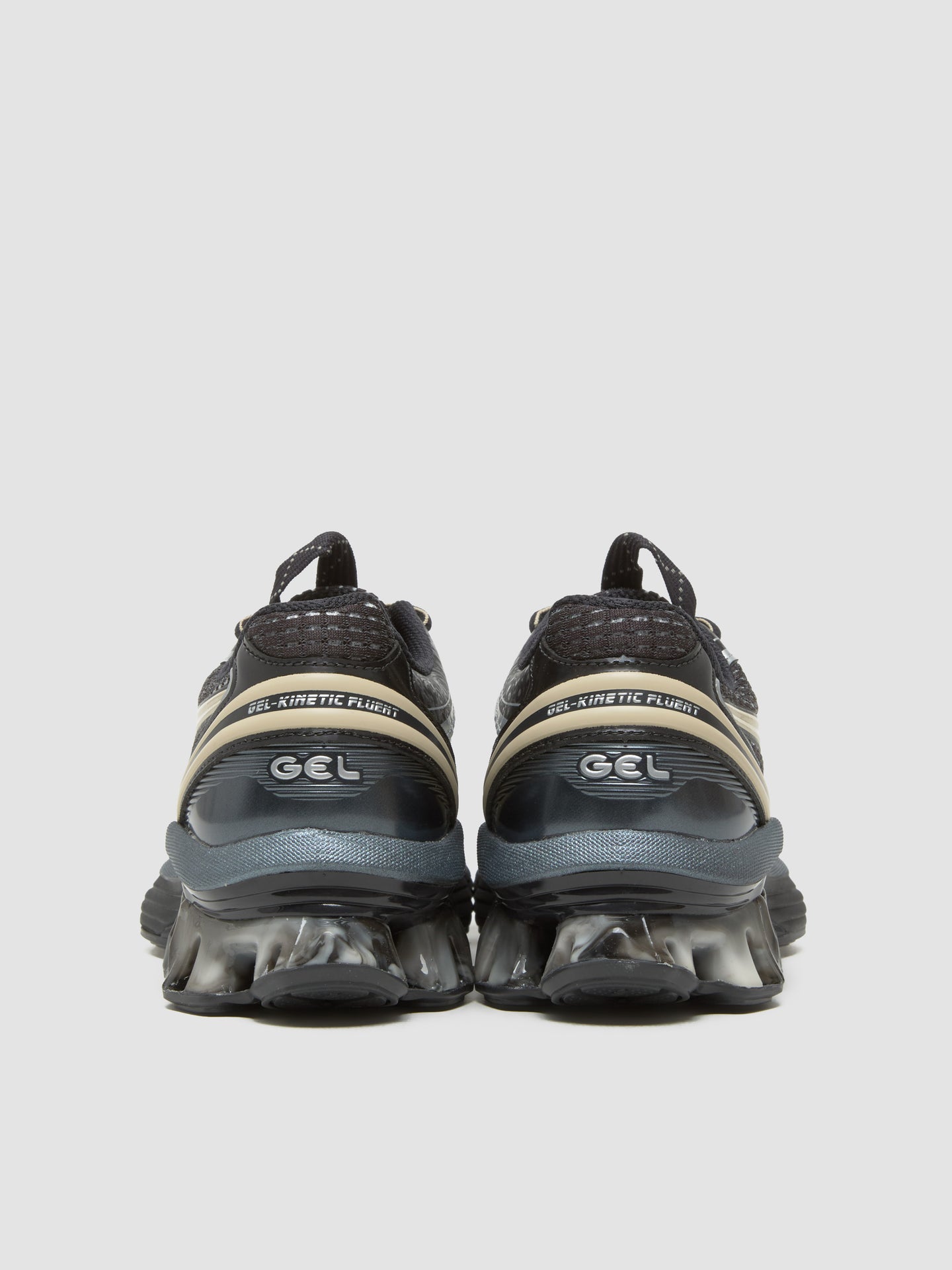 US6-S GEL-KINETIC FLUENT Sneaker in Black & Vanilla