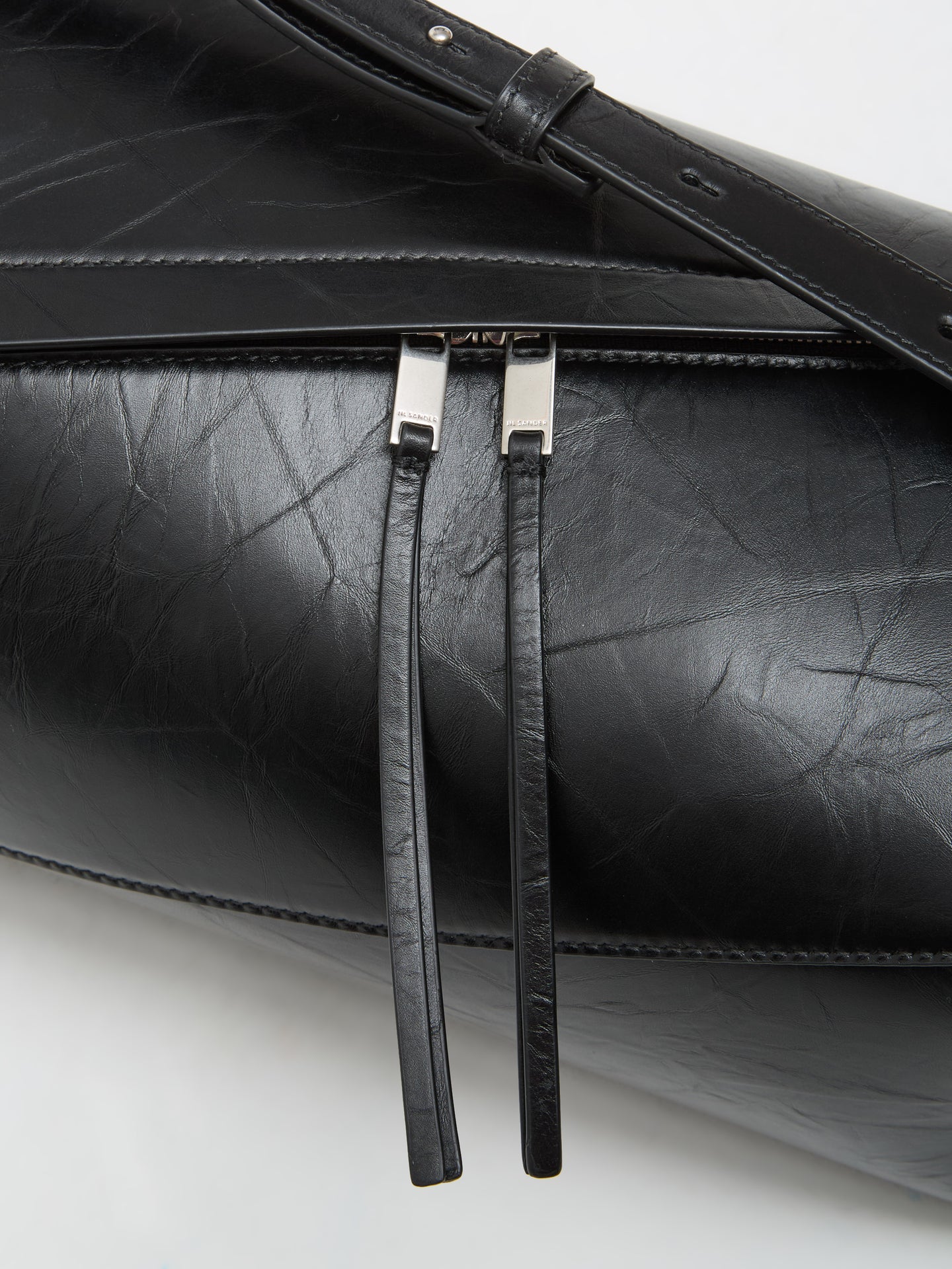 Vertigo Crossbody Medium Bag in Black