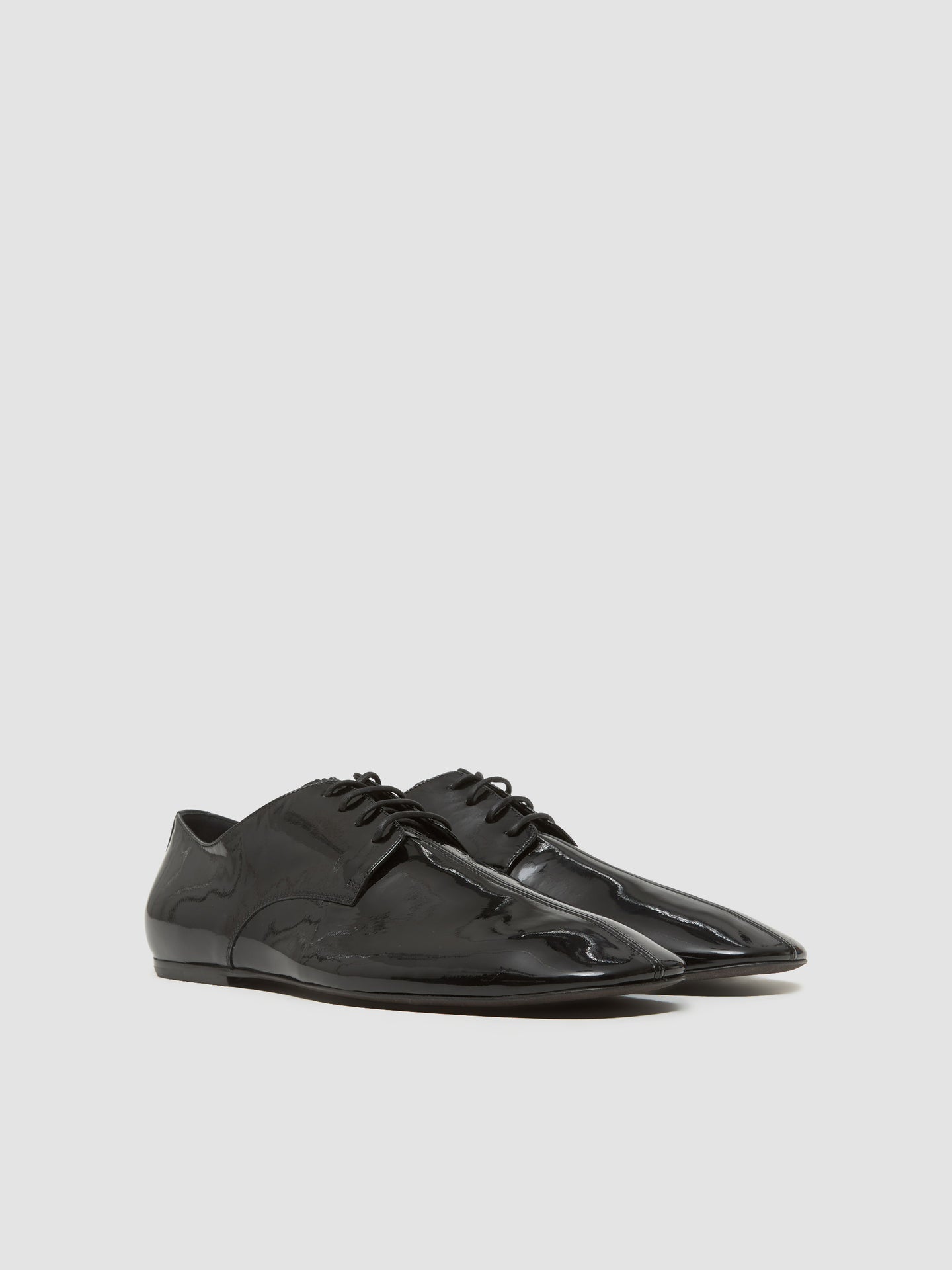 Lace-Up Oxford Shoes in Black