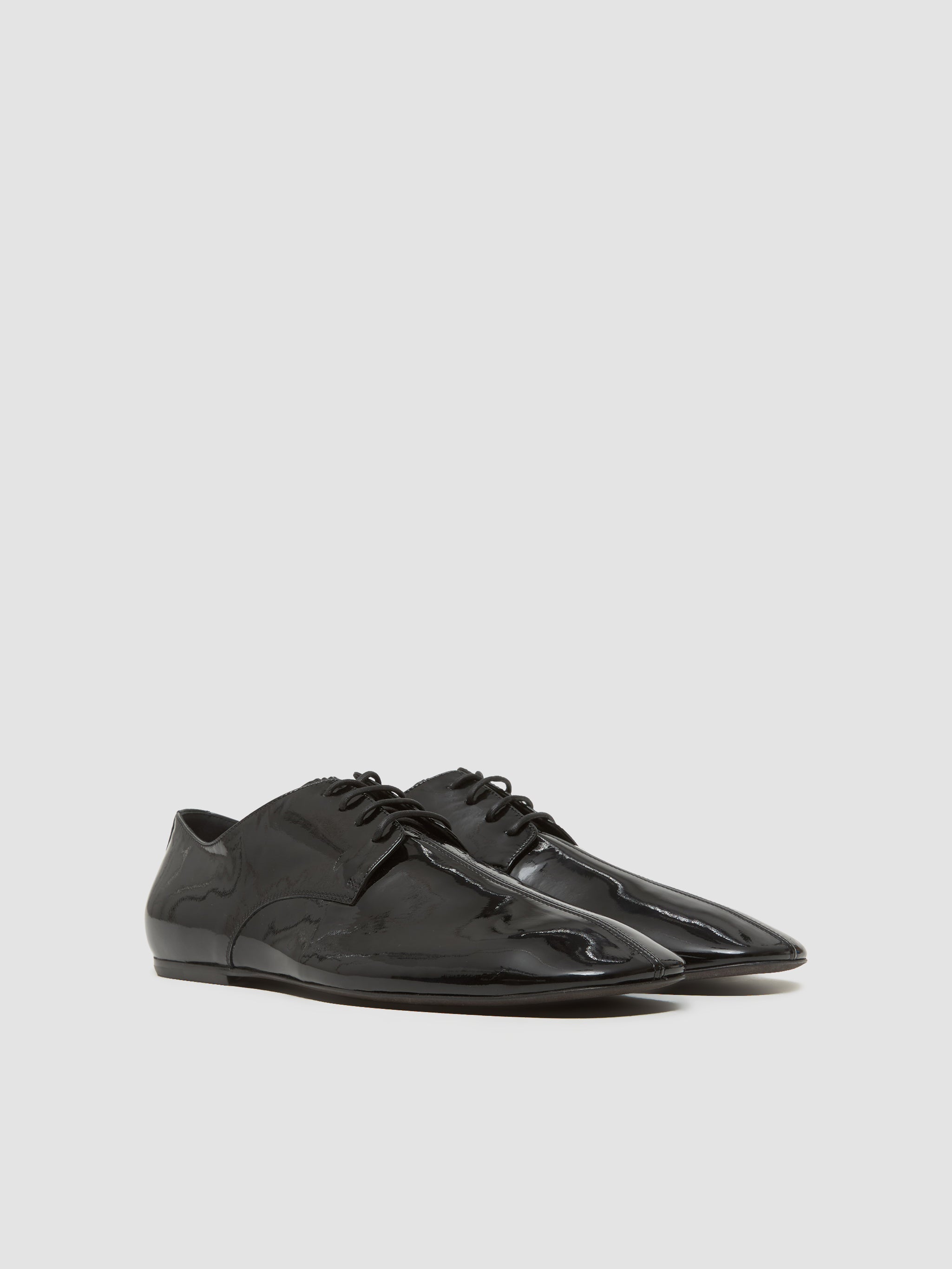 Lace-Up Oxford Shoes in Black