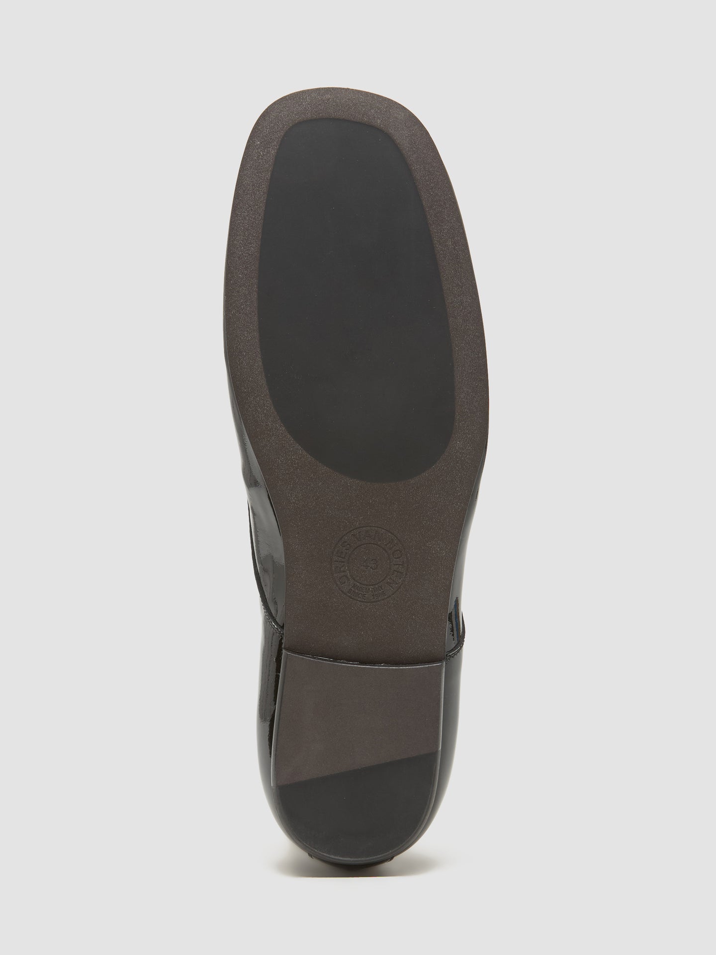 Lace-Up Oxford Shoes in Black