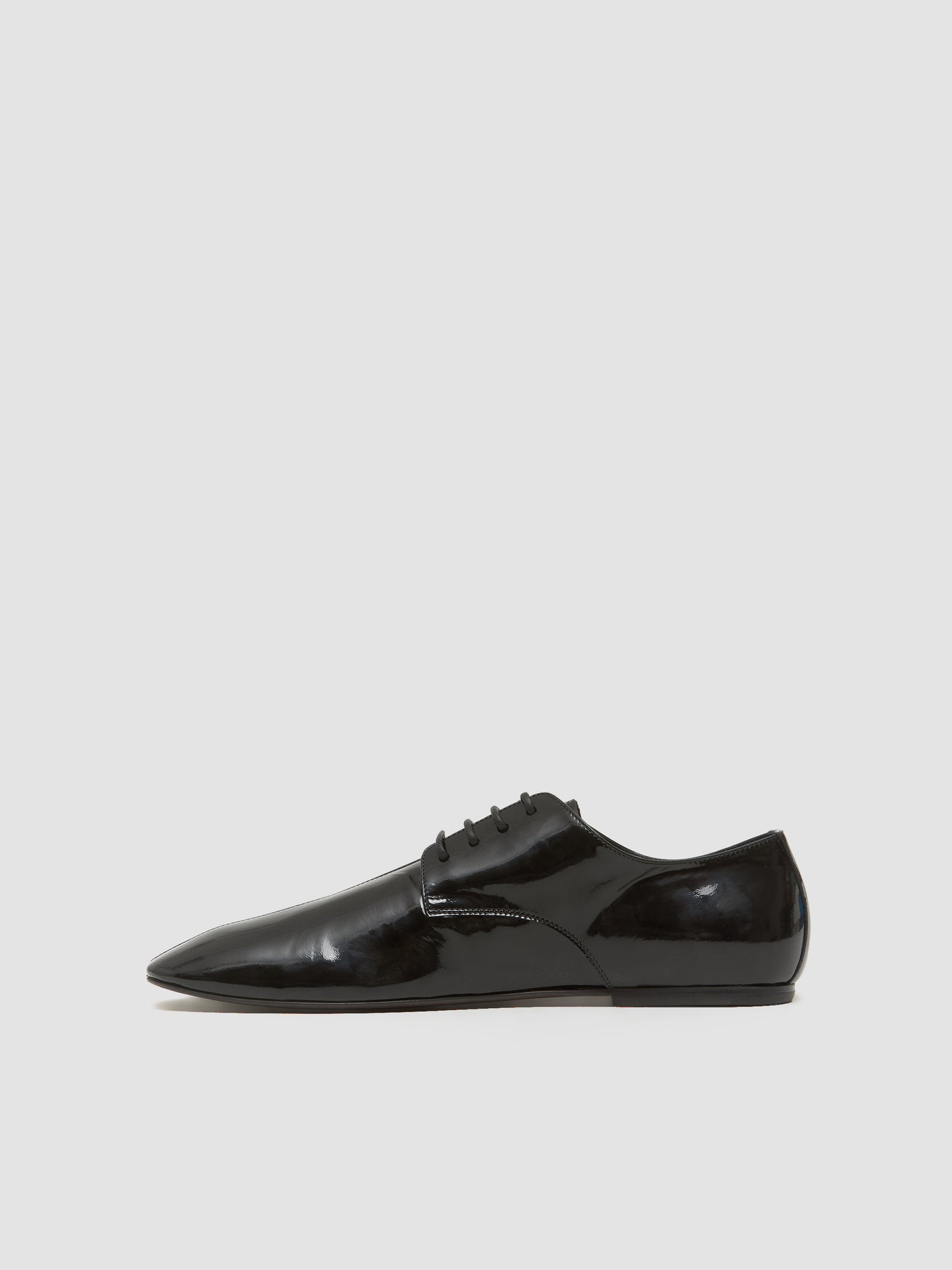 Lace-Up Oxford Shoes in Black