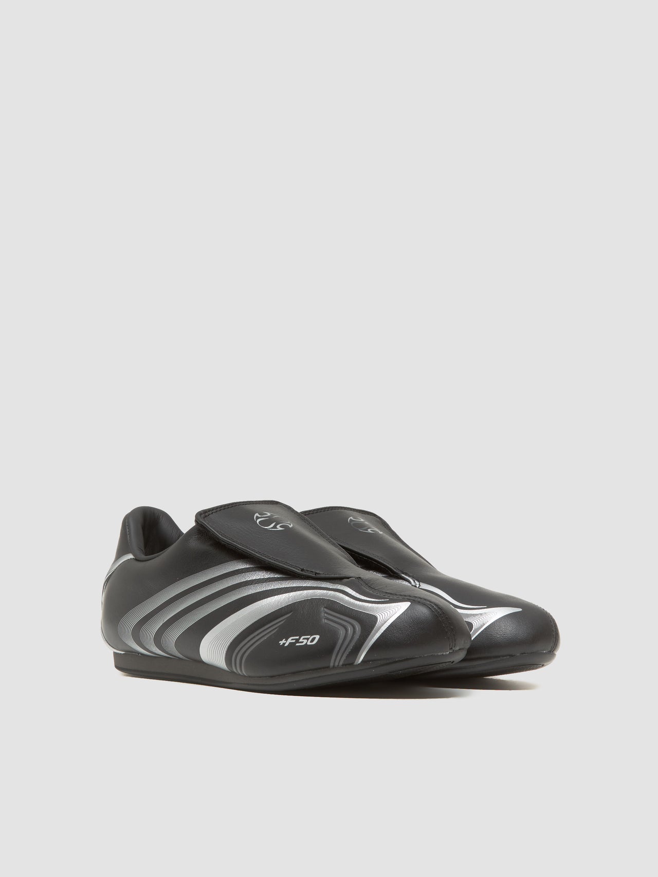 WMNS Taekwondo F50 Sneaker in Black & Silver Metallic
