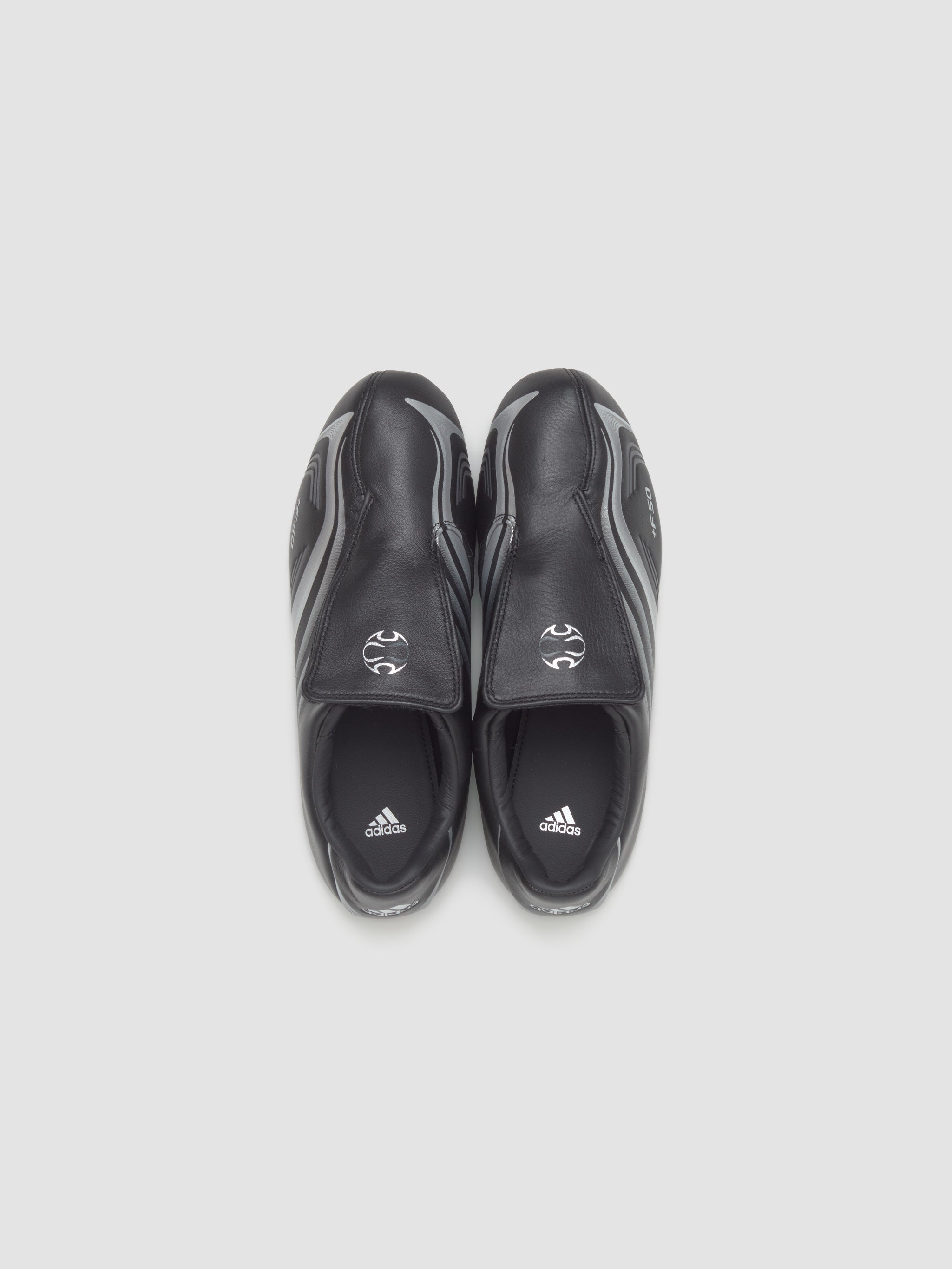 WMNS Taekwondo F50 Sneaker in Black & Silver Metallic