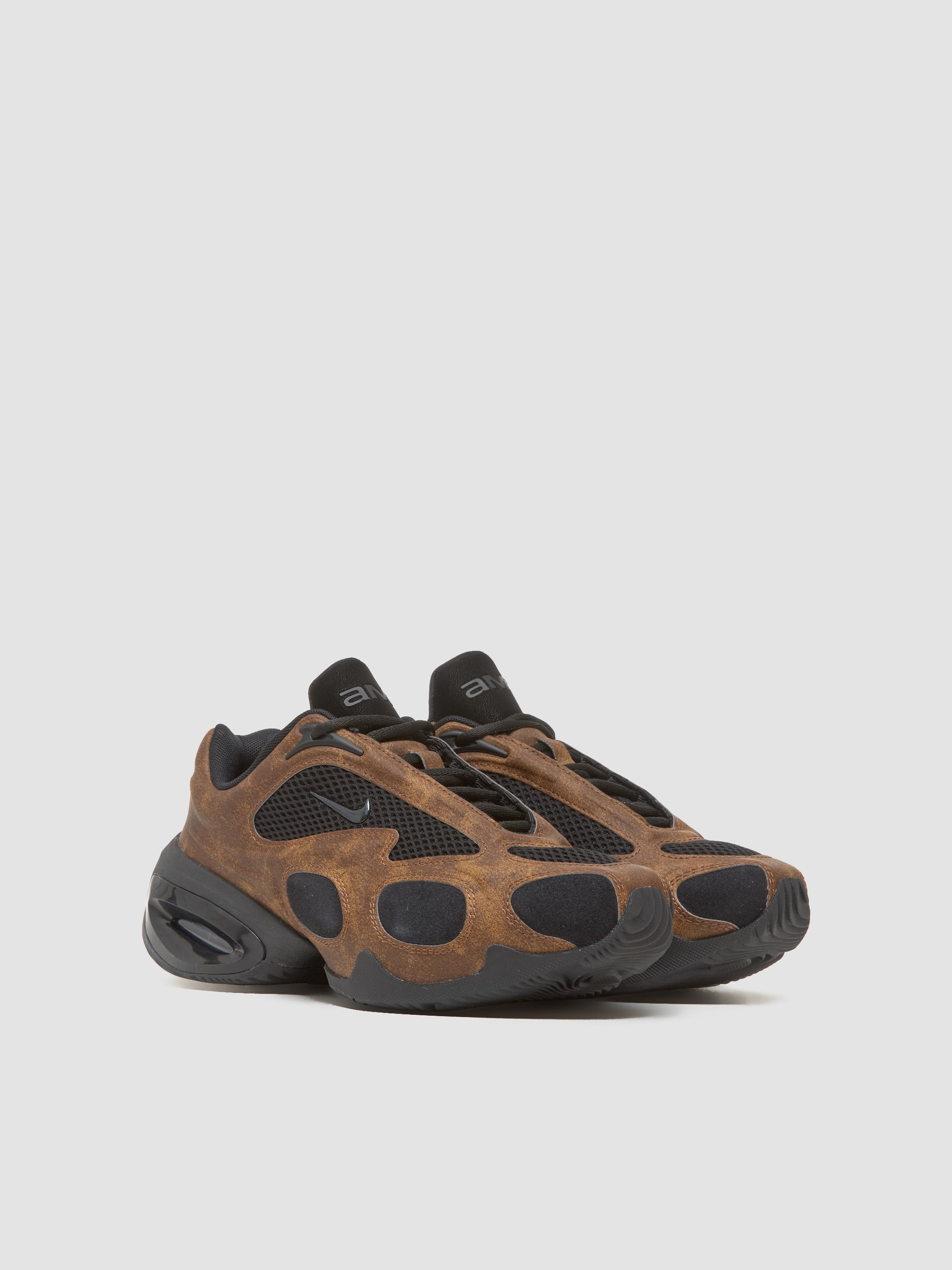WMNS Air Max Muse Sneaker in Light British Tan & Black