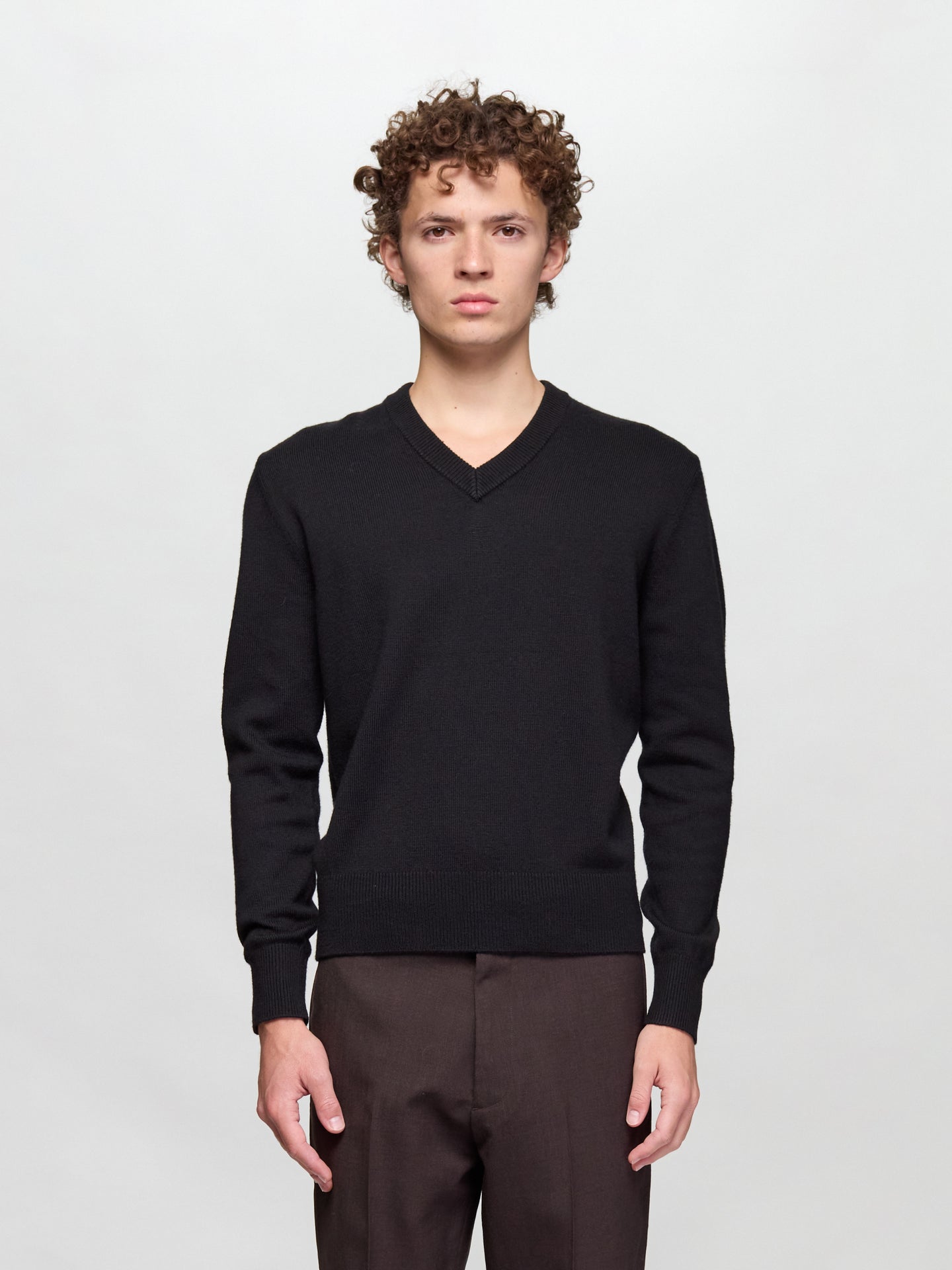 Moon Merino V-Neck in Black
