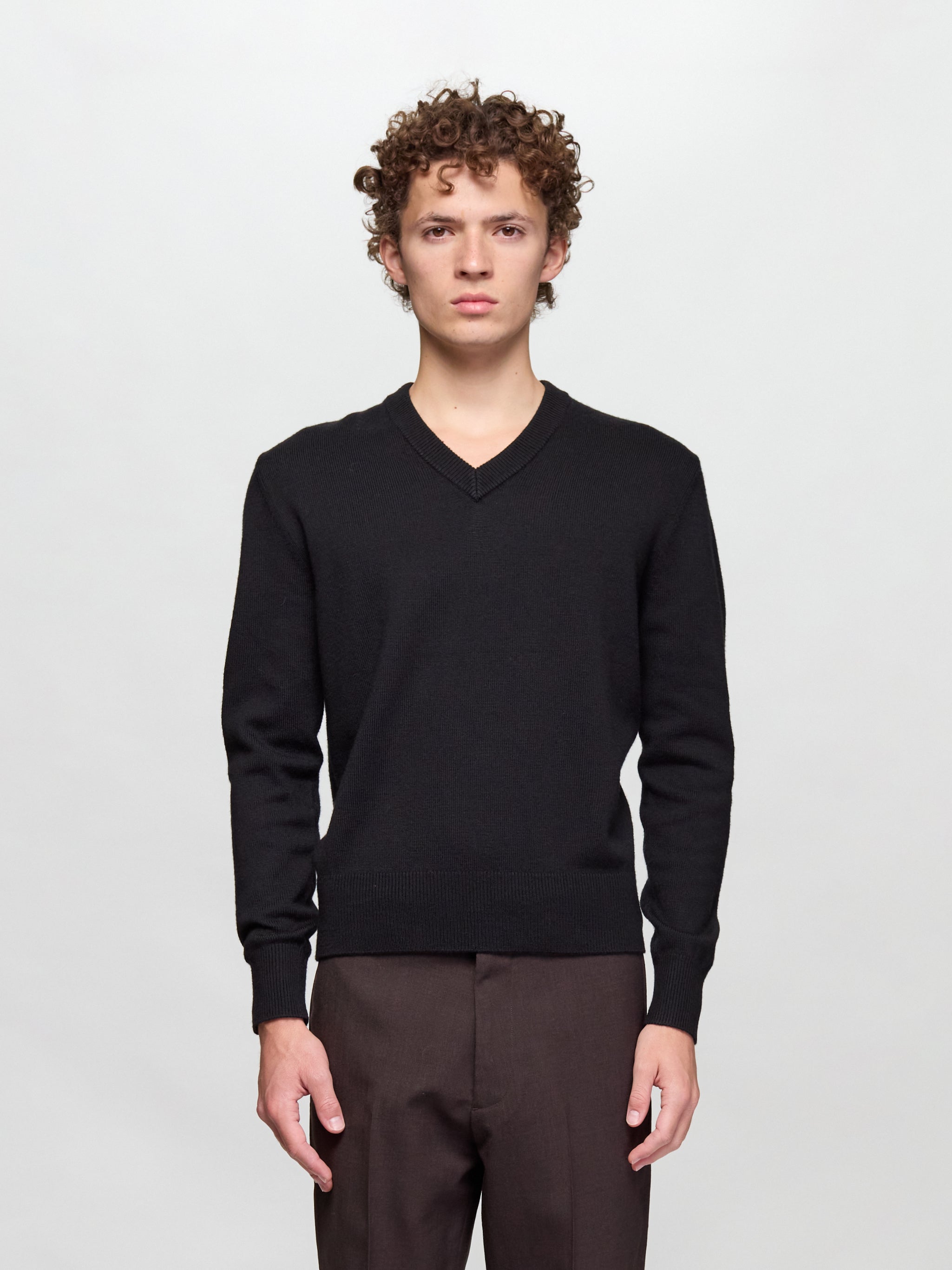 Moon Merino V-Neck in Black