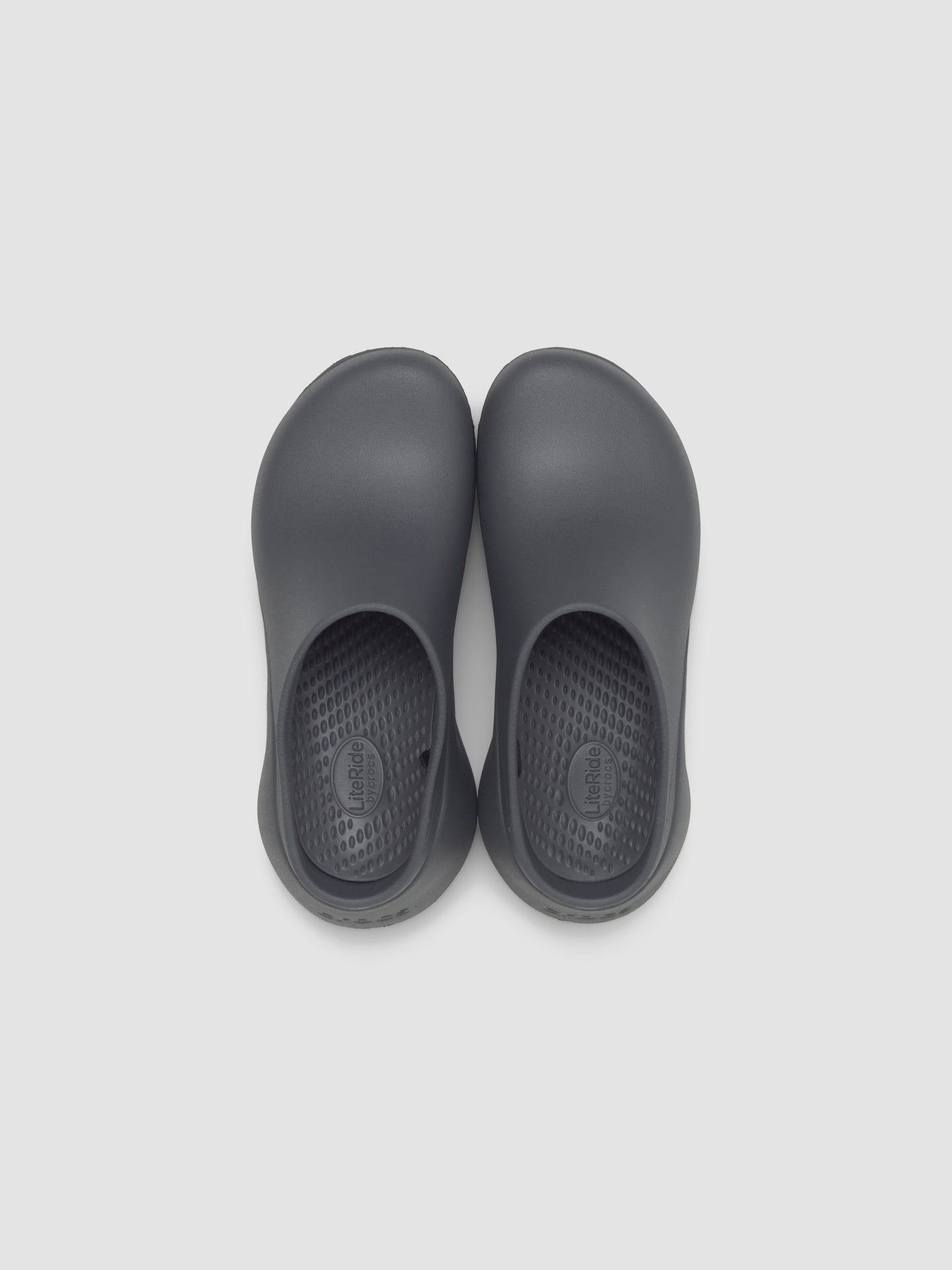 Hydra Clog in Black Sand