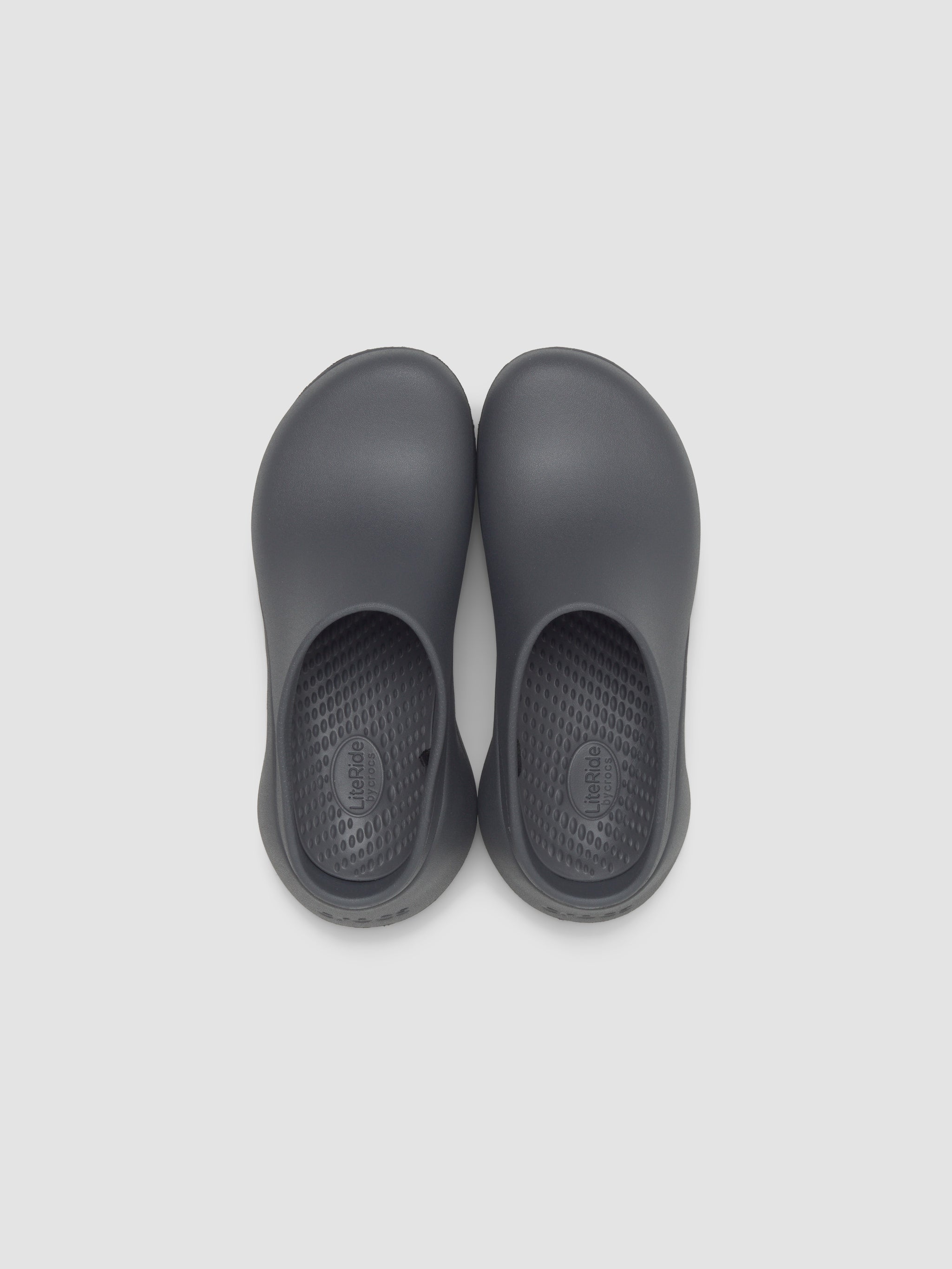 Hydra Clog in Black Sand