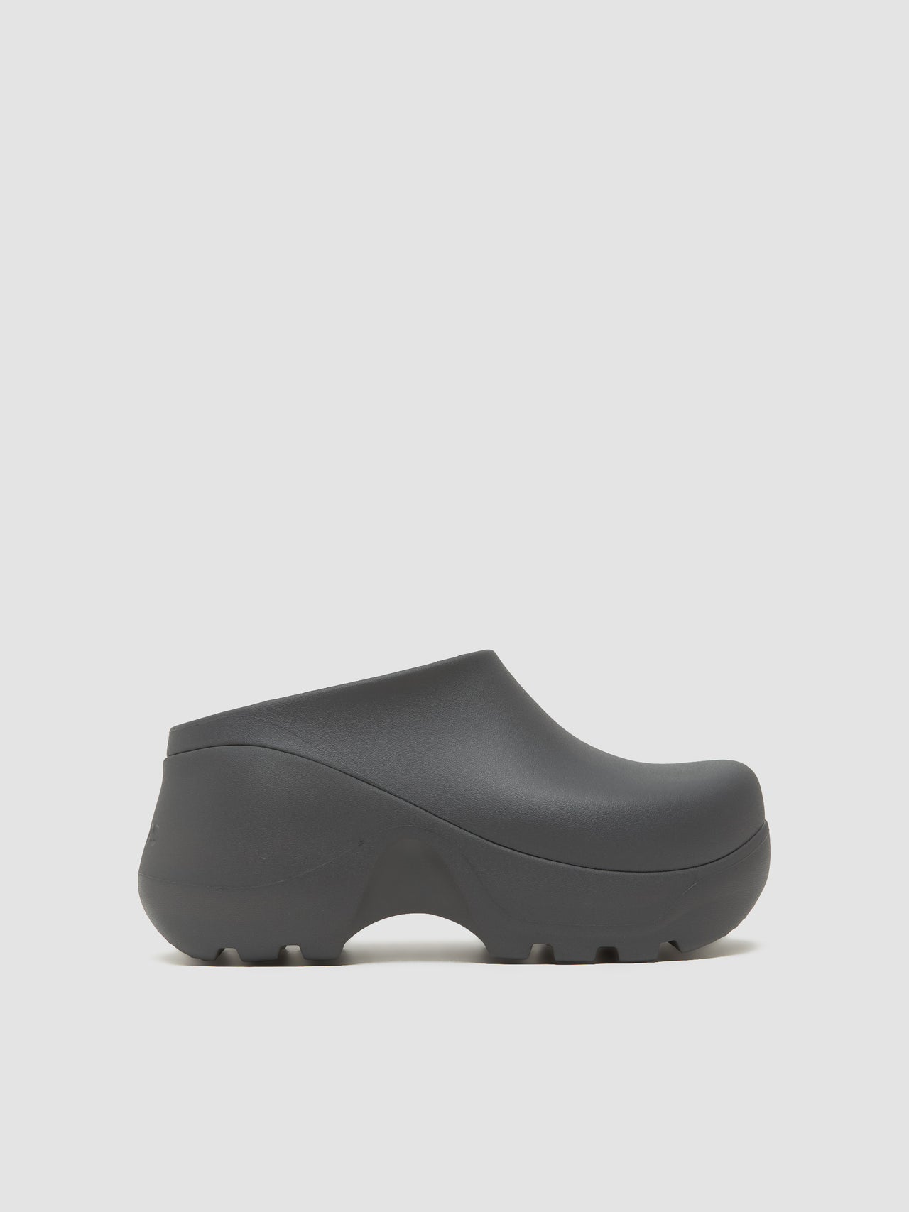Hydra Clog in Black Sand