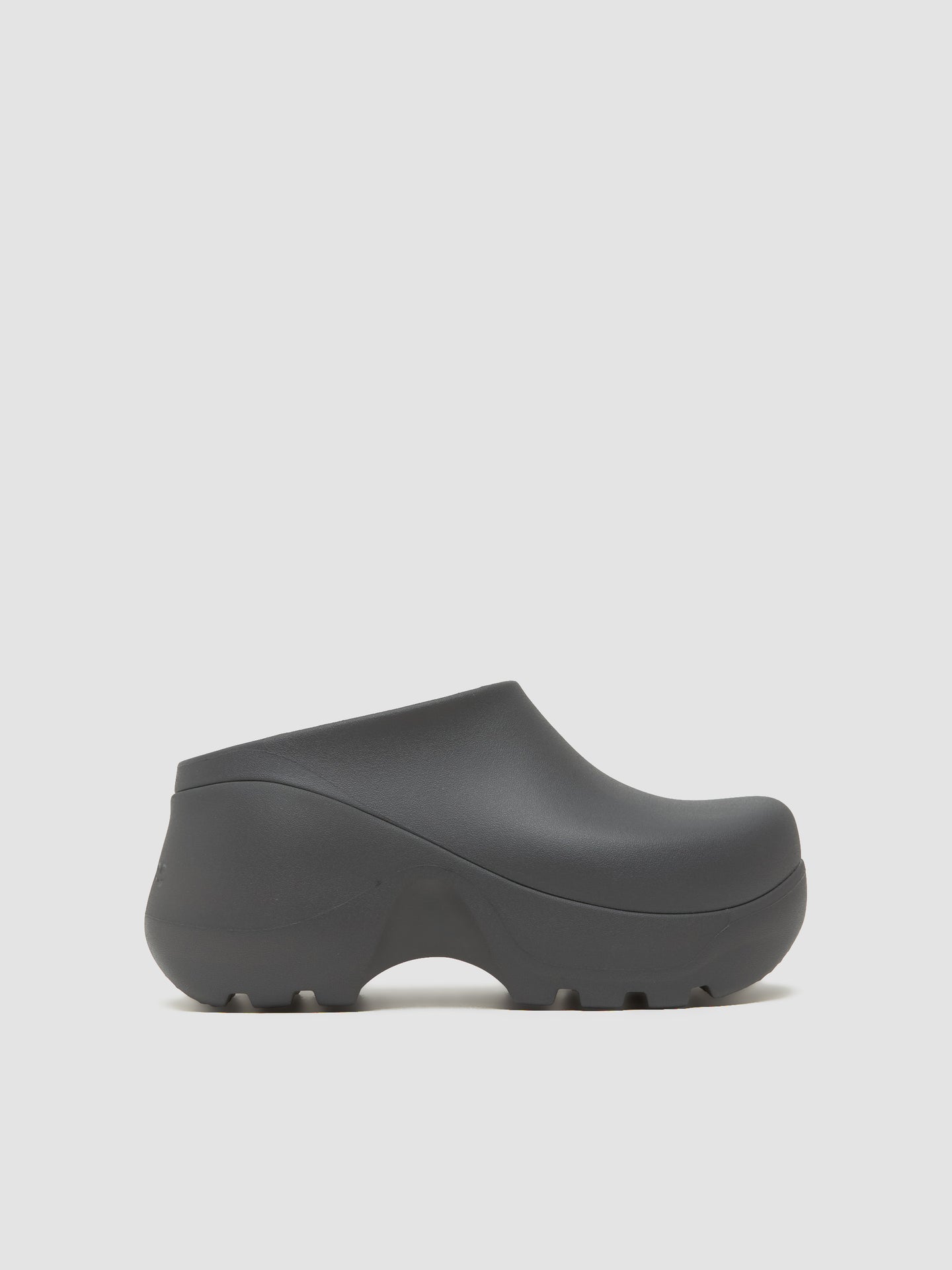 Hydra Clog in Black Sand
