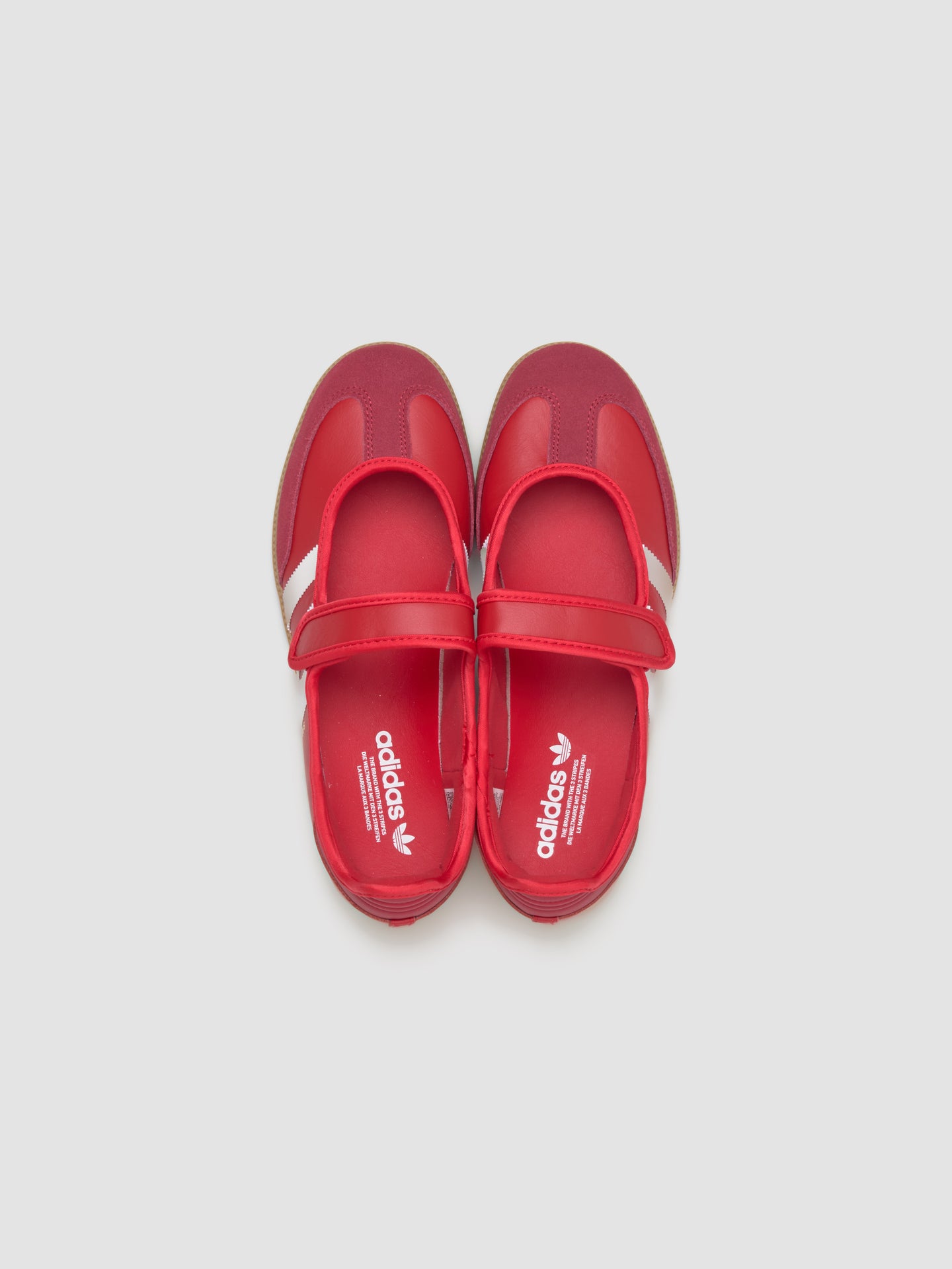 WMNS Samba Jane Sneaker in Better Scarlet & Team Victory Red