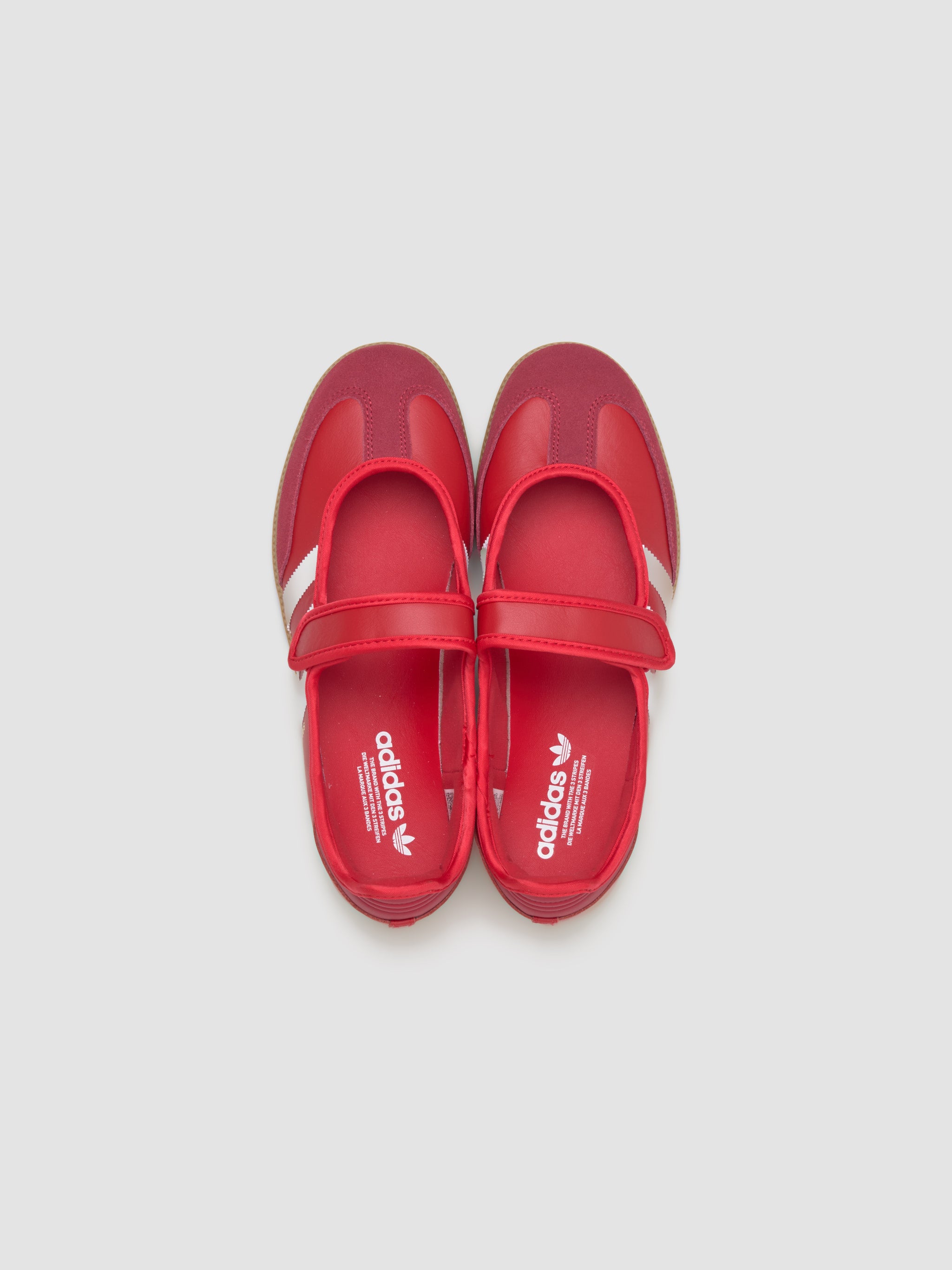 WMNS Samba Jane Sneaker in Better Scarlet & Team Victory Red