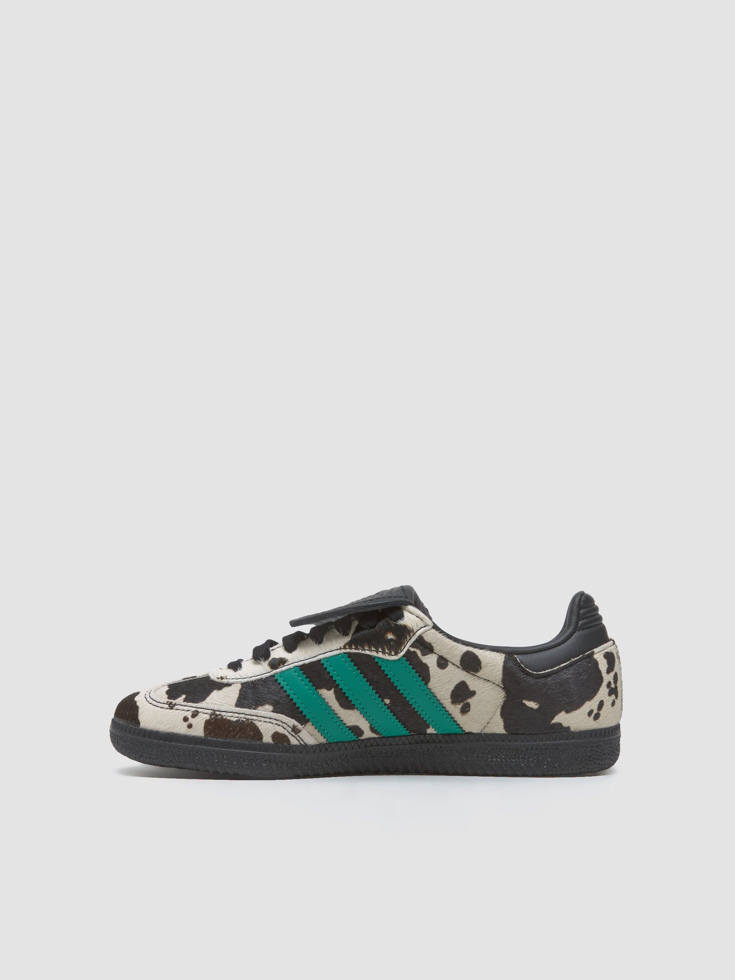 WMNS Samba LT Sneaker in Black & Lucid Blue