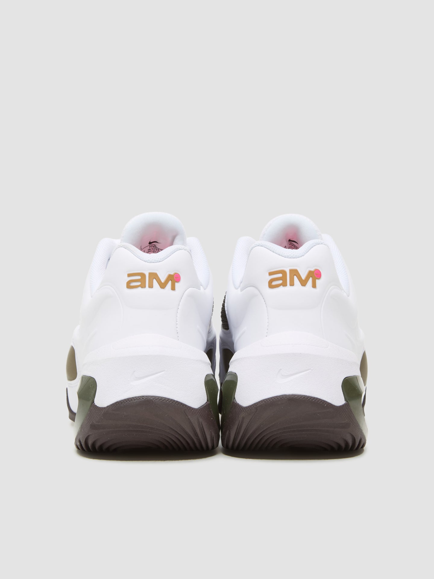 x Veneda Carter WMNS Air Max Muse Sneaker in White & Hyper Pink