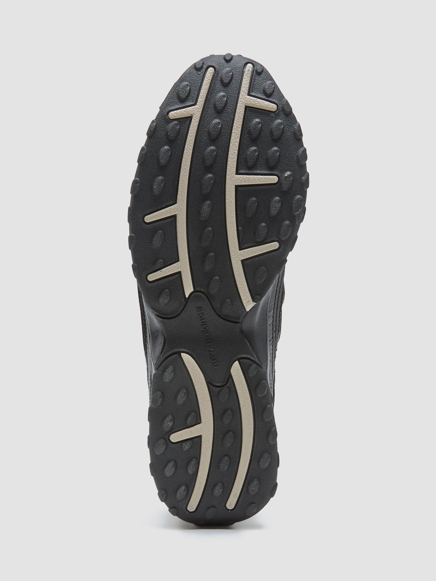204L Sneaker in Black