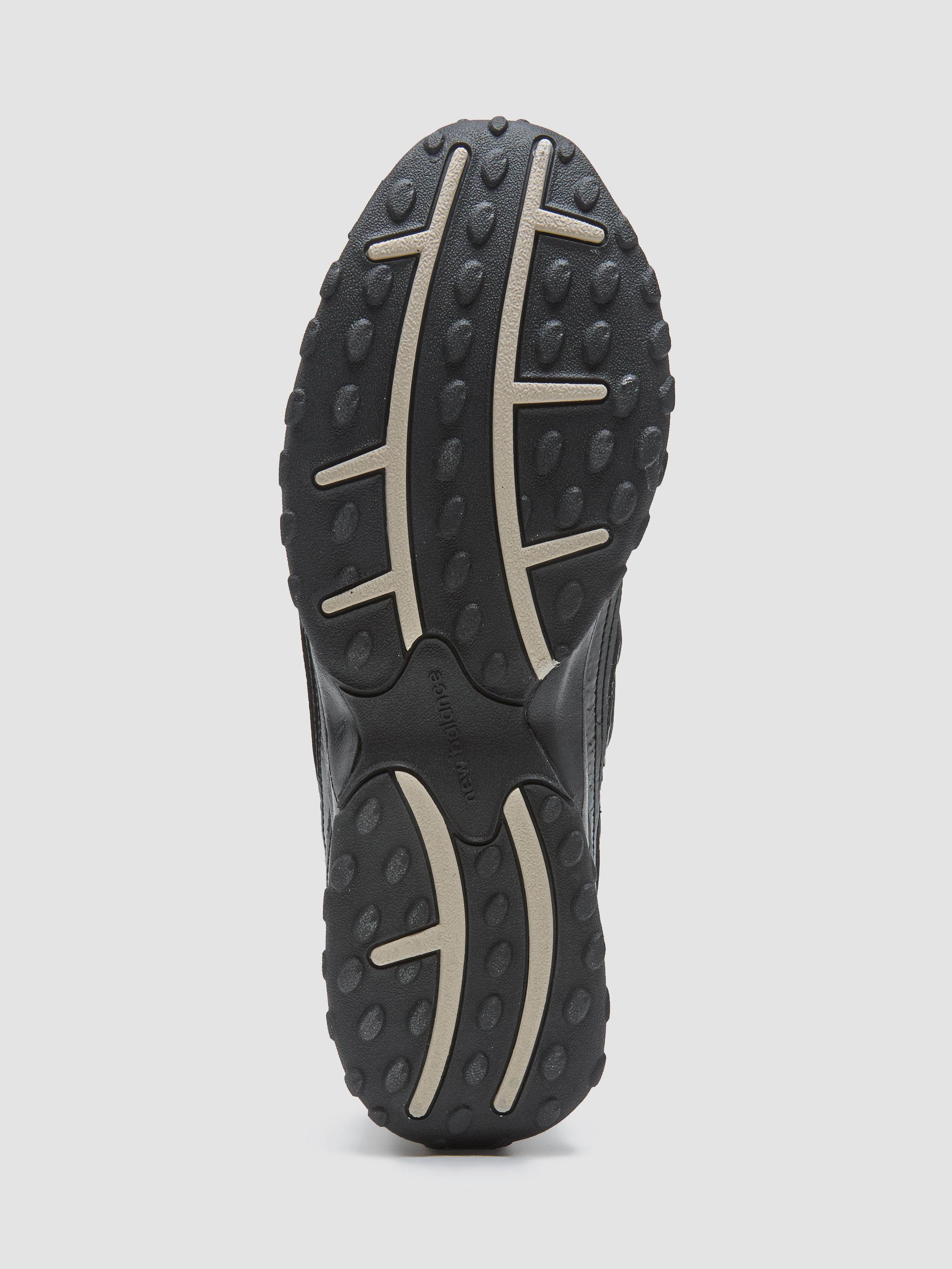 204L Sneaker in Black