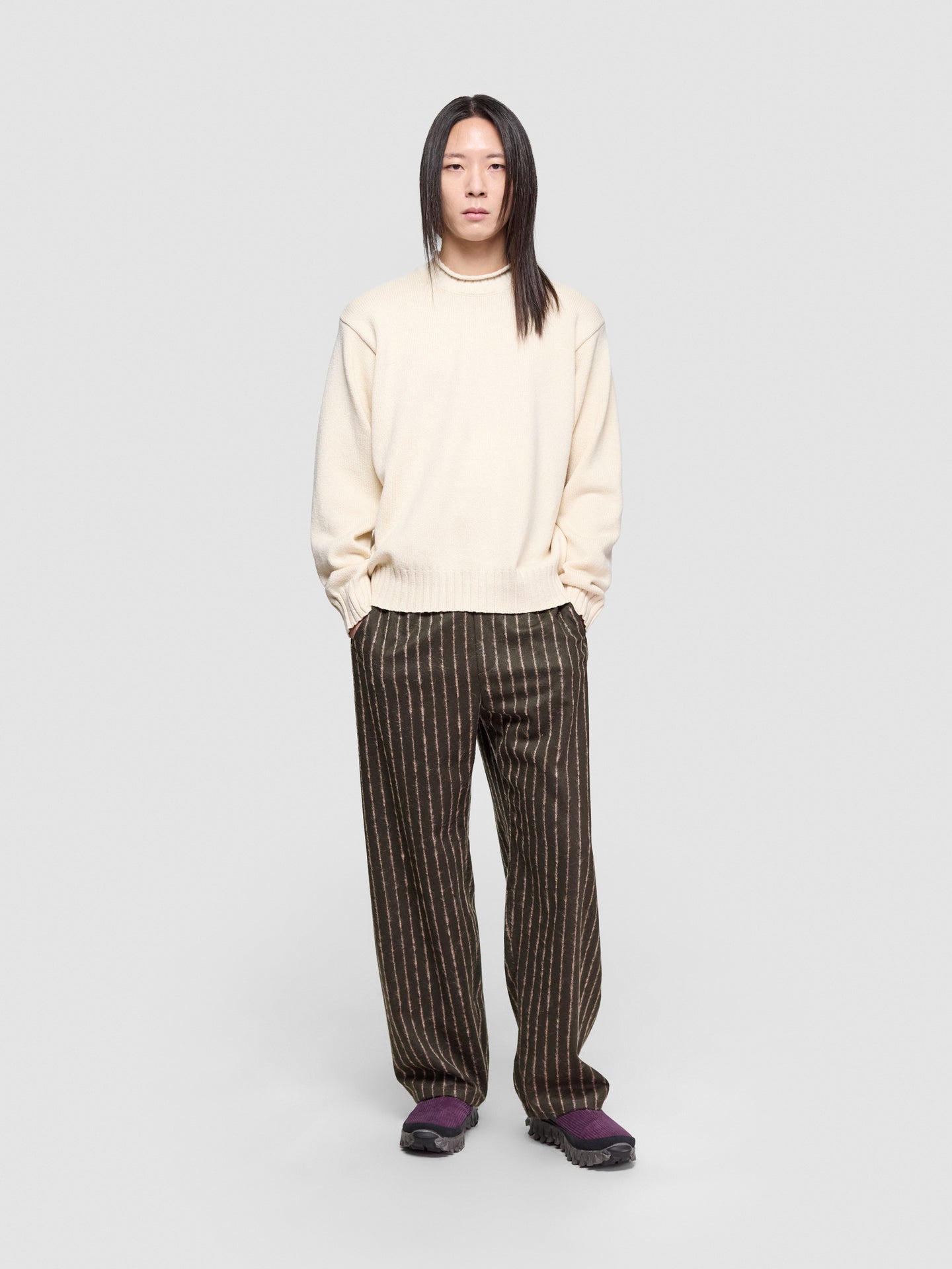 SNOWCLOG CORDUROY Sneaker in Plum & Black