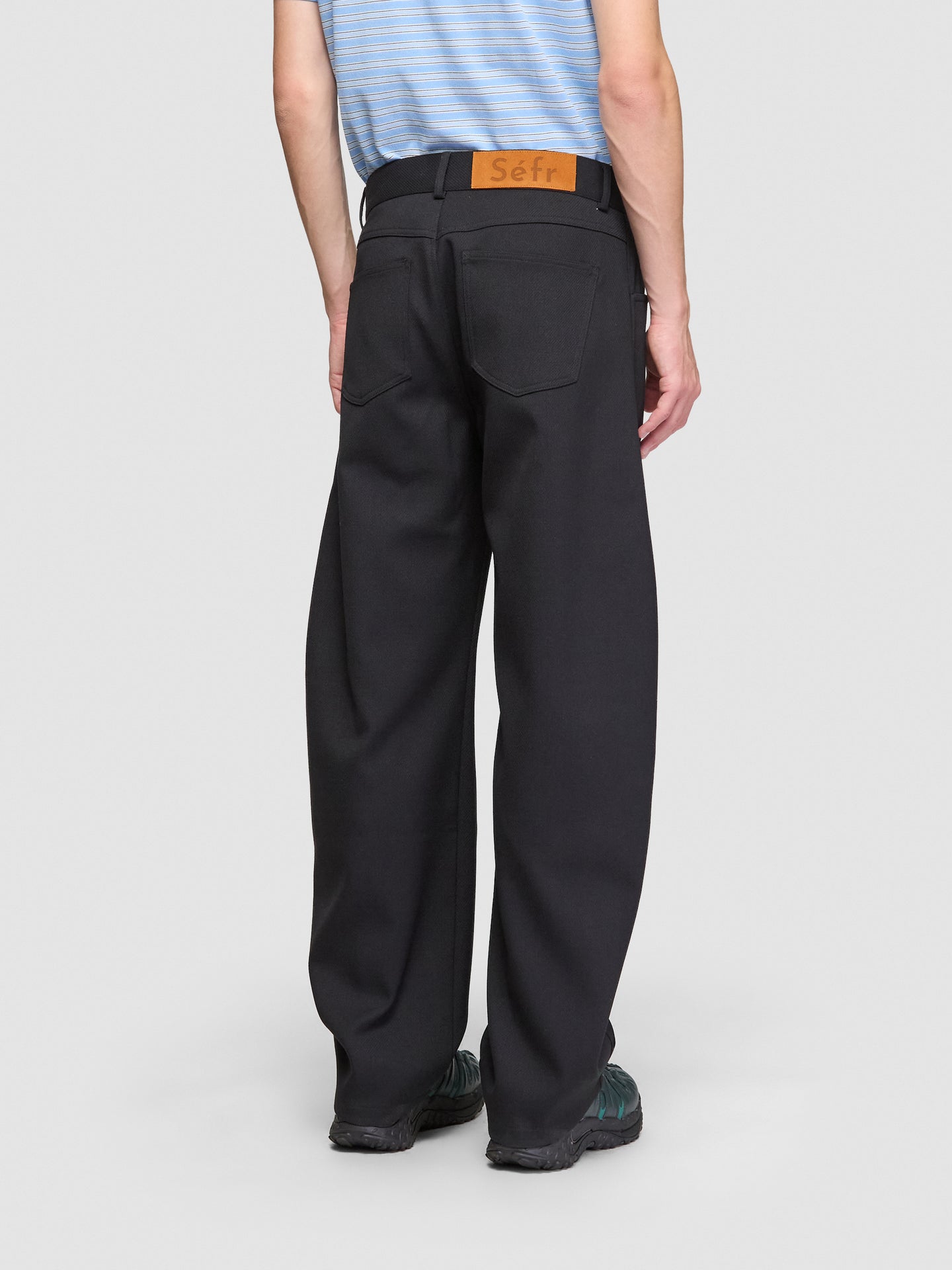 Oktai Trousers in Sturdy Black Twill
