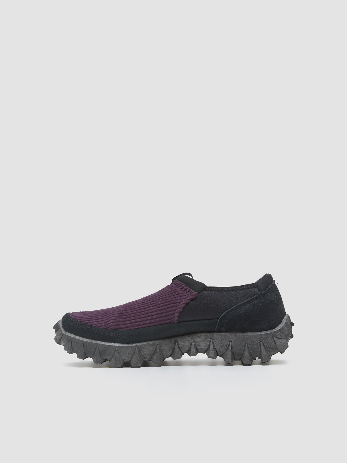 SNOWCLOG CORDUROY Sneaker in Plum & Black