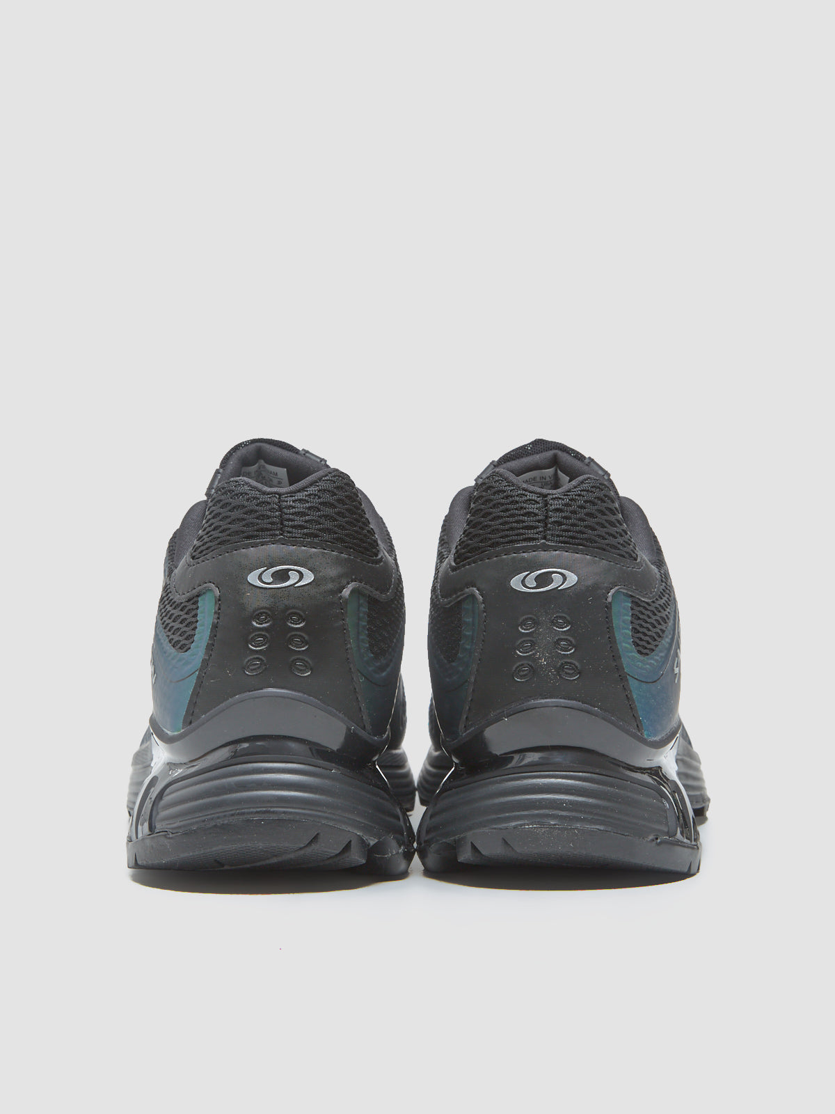 XT-WHISPER VOID Sneaker in Black & Silver